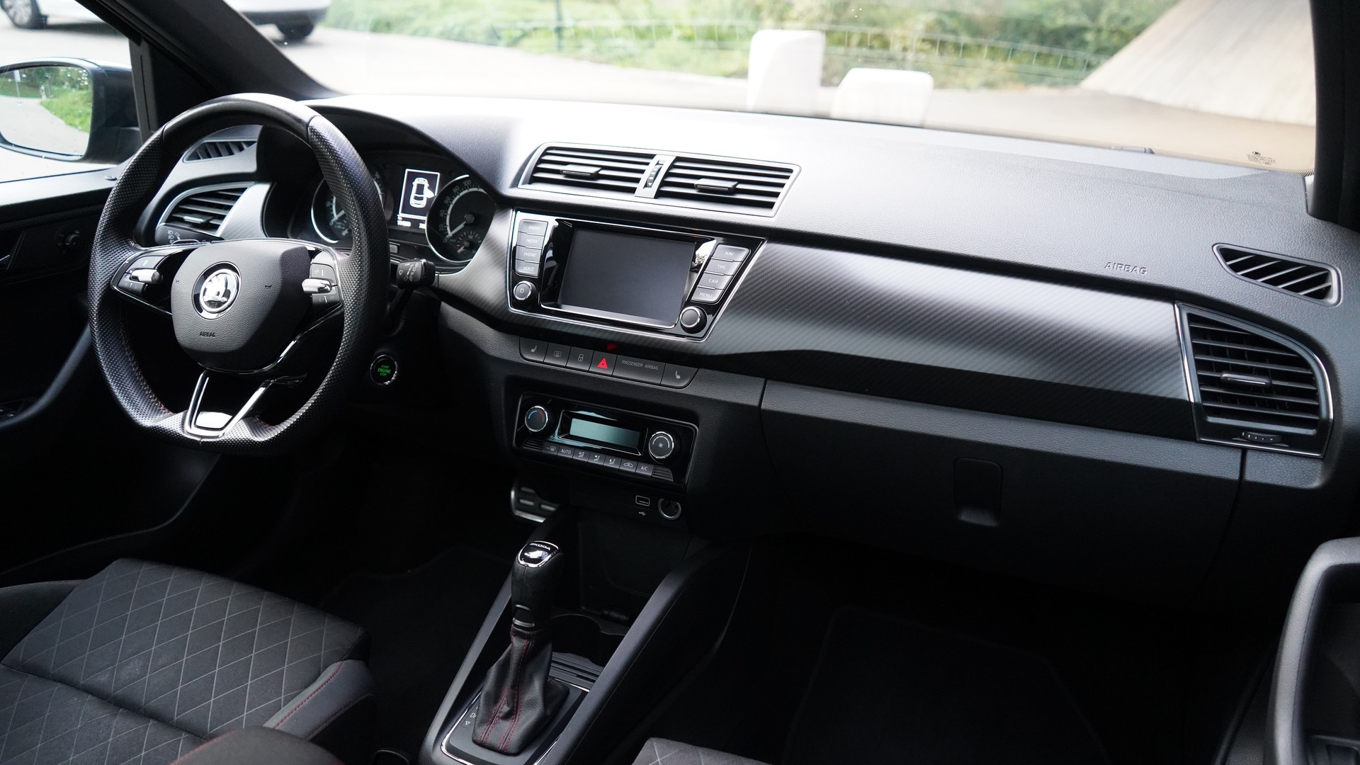 SKODA Fabia 1.0 TSI Monte Carlo DSG-image-11