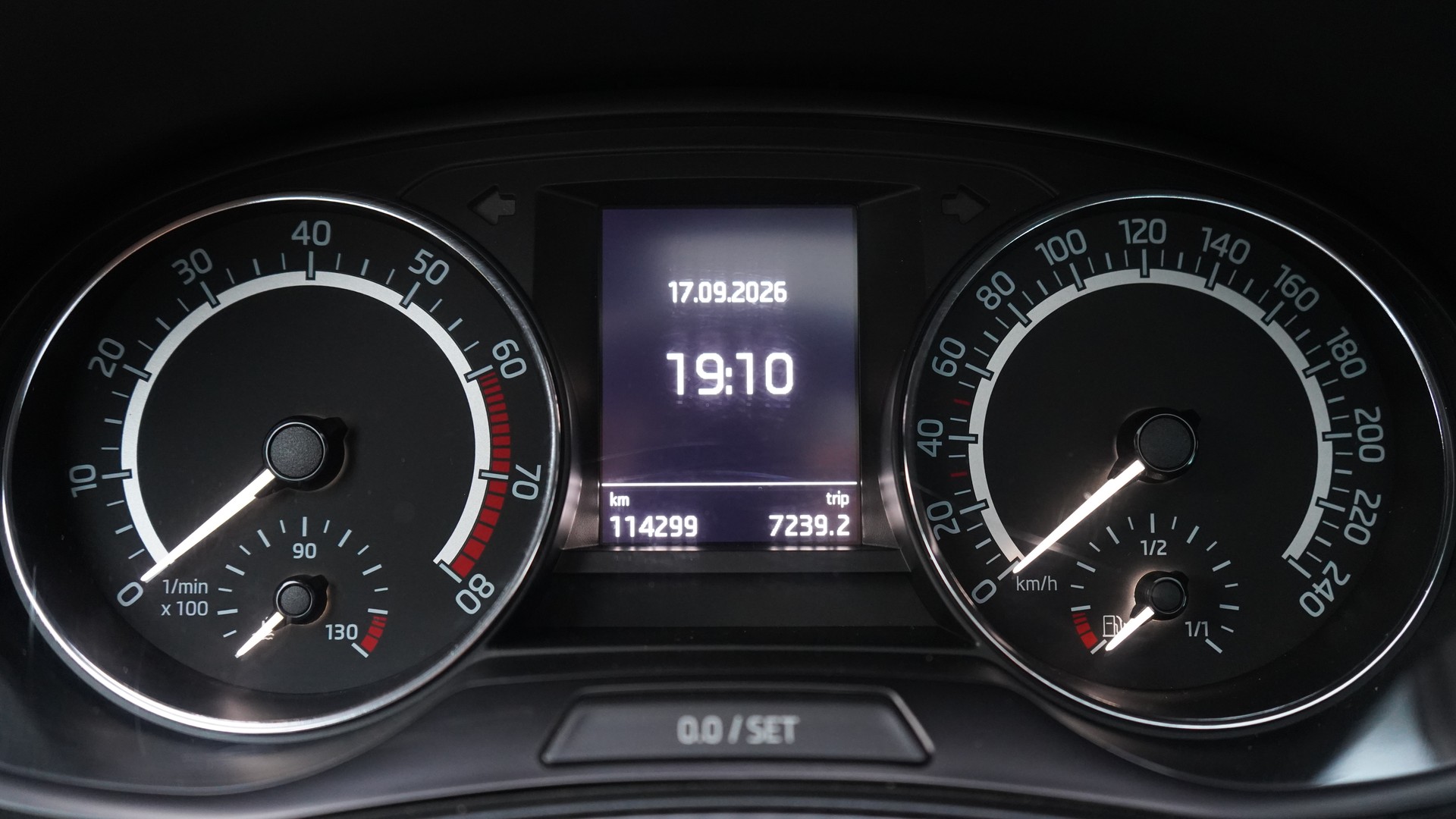 SKODA Fabia 1.0 TSI Monte Carlo DSG-image-9