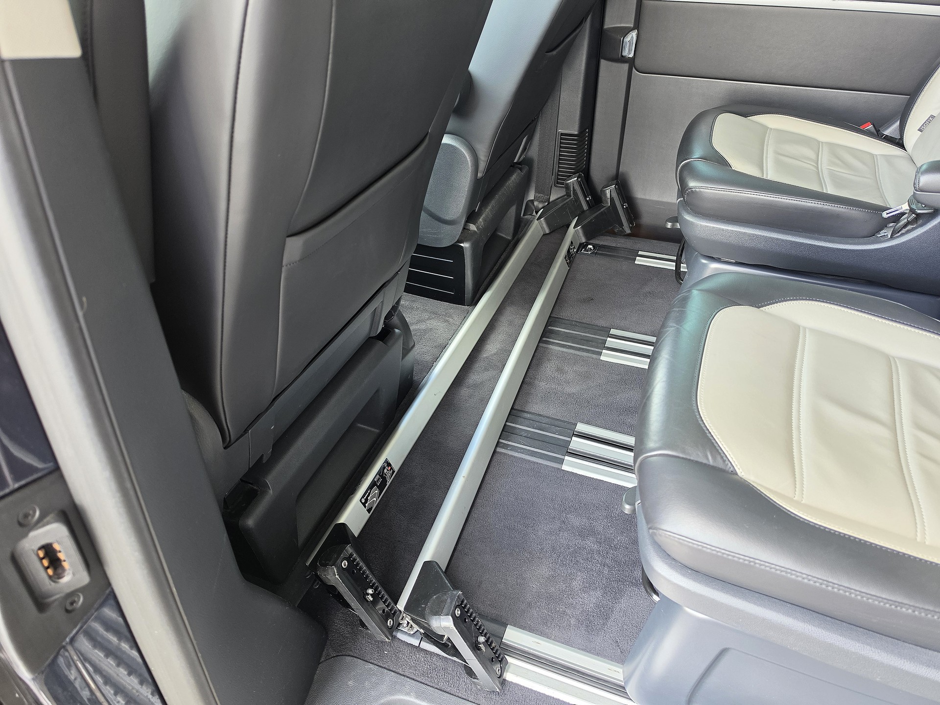 VW T6 Multivan 2.0 TDI Highline 4Motion-image-12