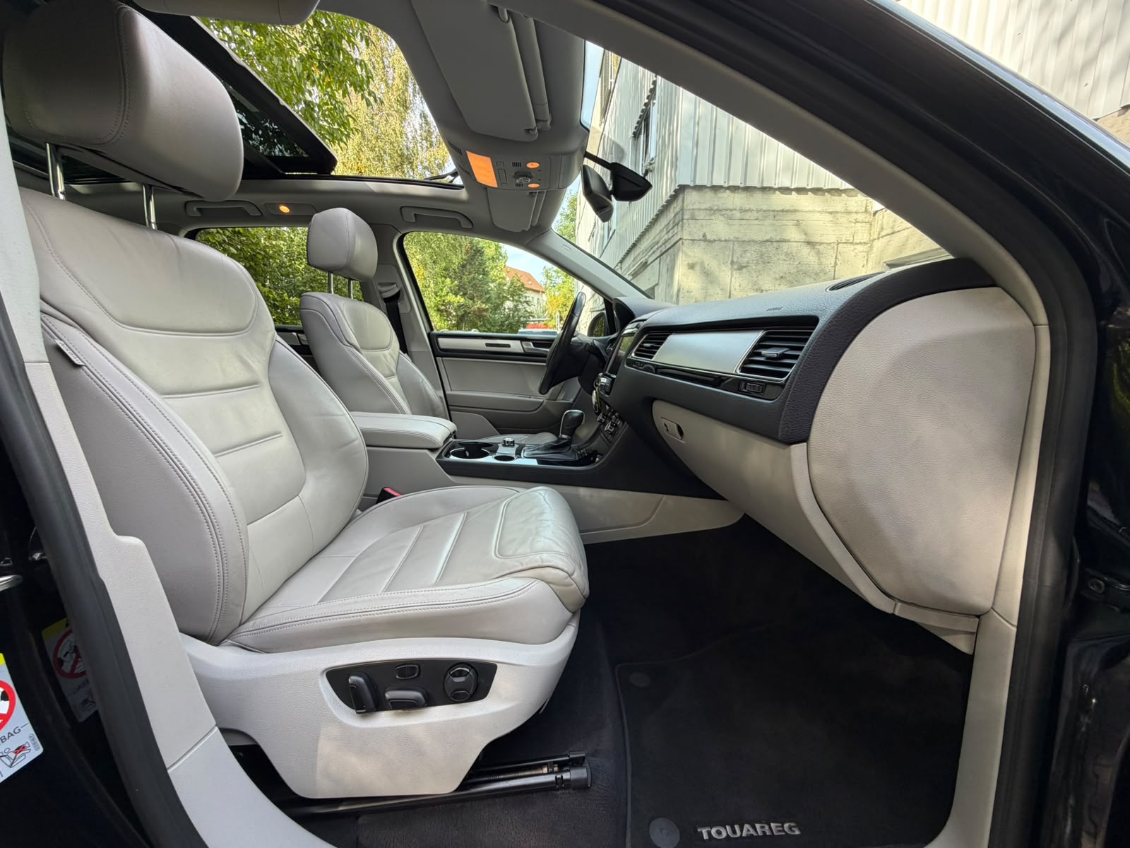 VW Touareg 3.0 TDI BlueMotion Technology Tiptronic-image-16