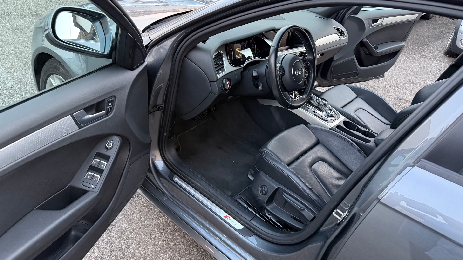 AUDI A4 Avant 2.0 TDI multitronic-image-6