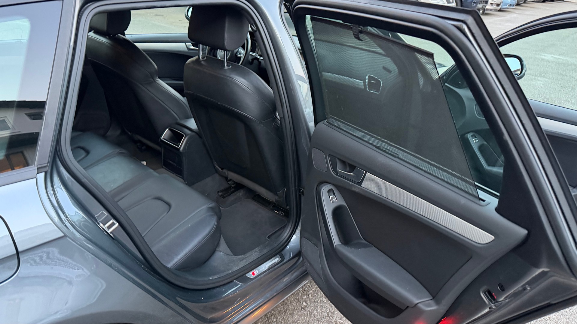 AUDI A4 Avant 2.0 TDI multitronic-image-9