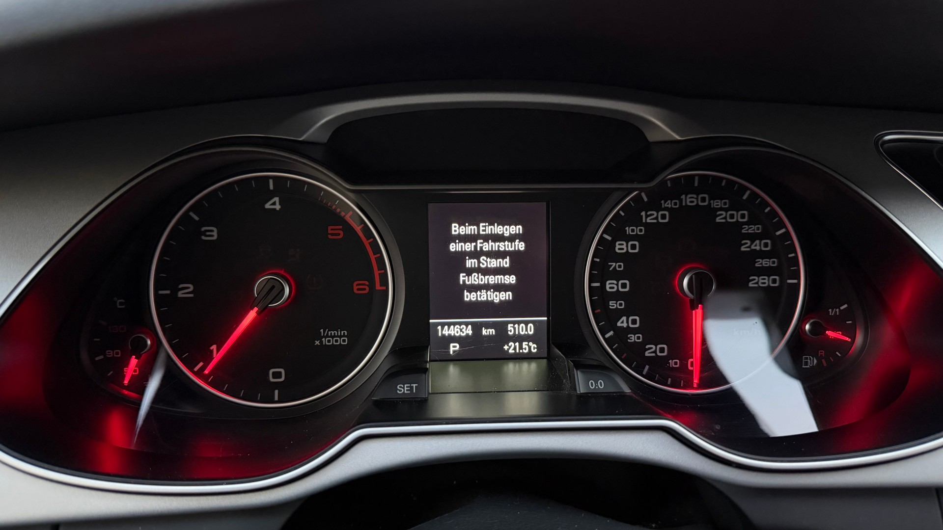 AUDI A4 Avant 2.0 TDI multitronic-image-13