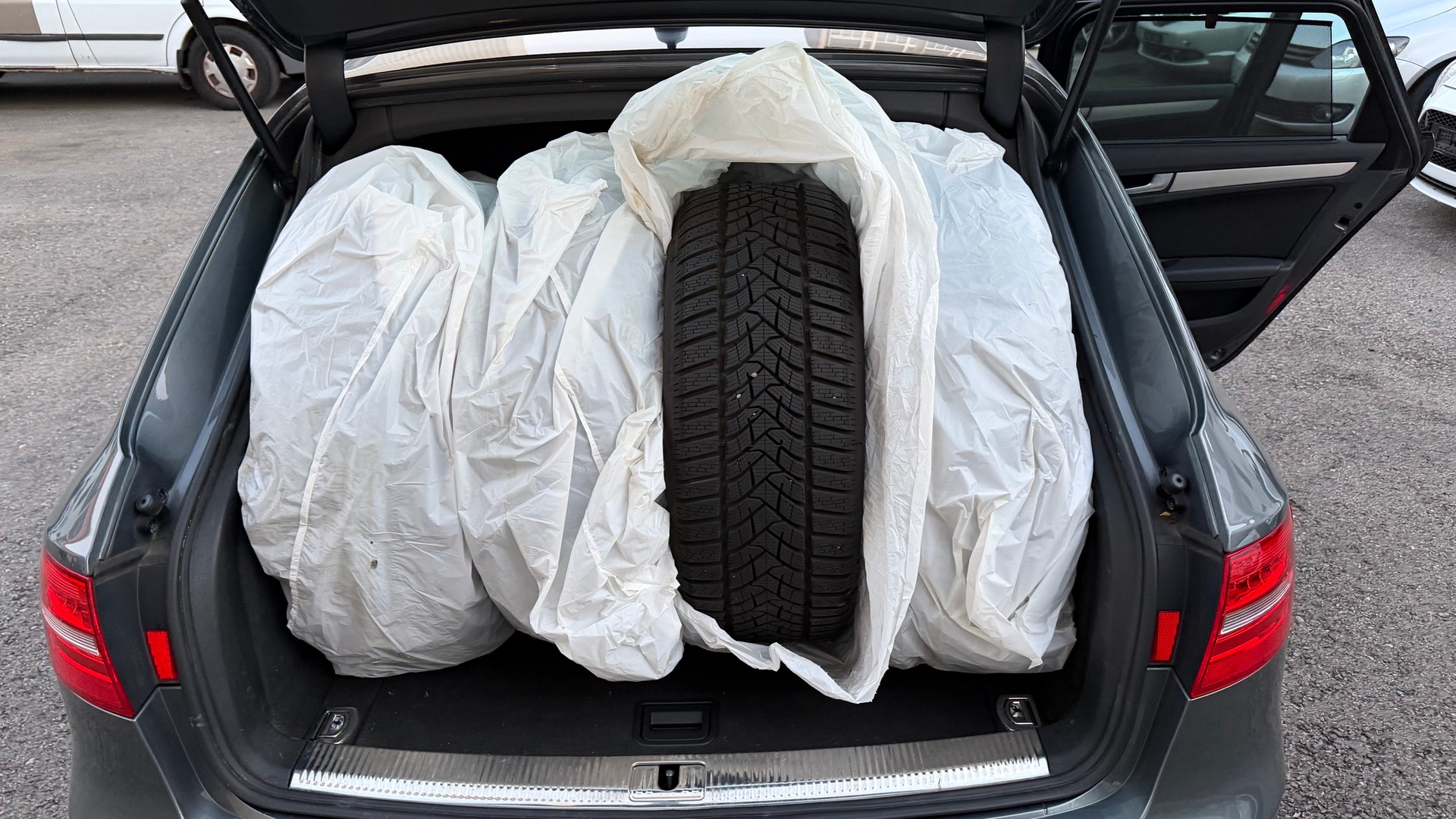 AUDI A4 Avant 2.0 TDI multitronic-image-11