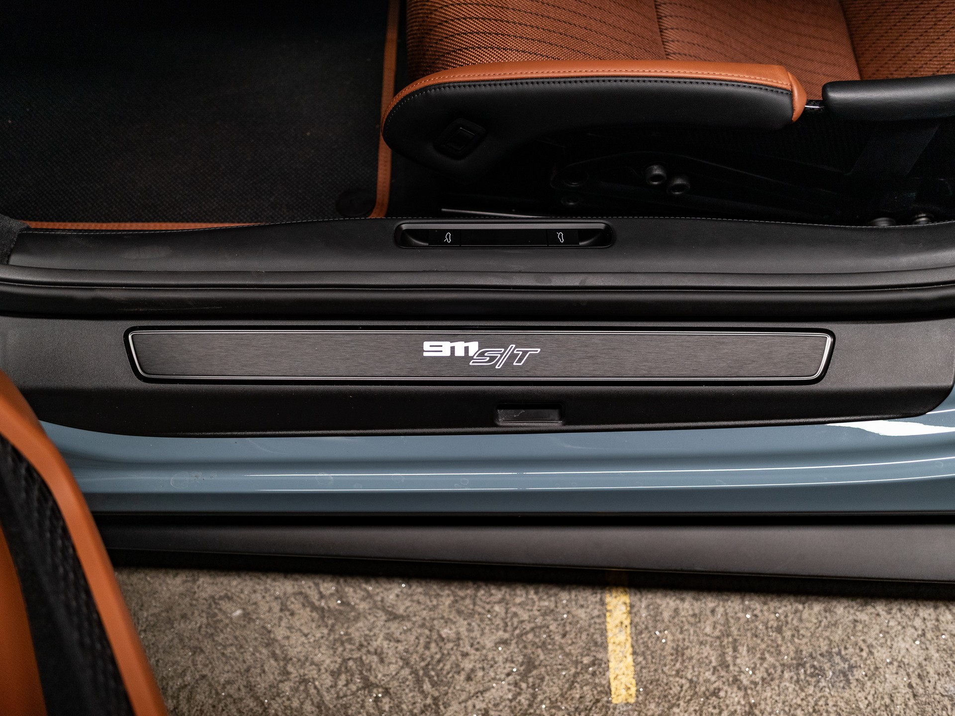 PORSCHE 911 S/T-image-9