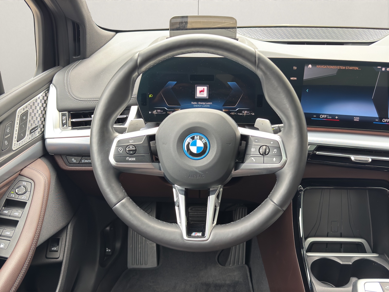 BMW 230e xDrive Active Tourer Luxury Line-image-10