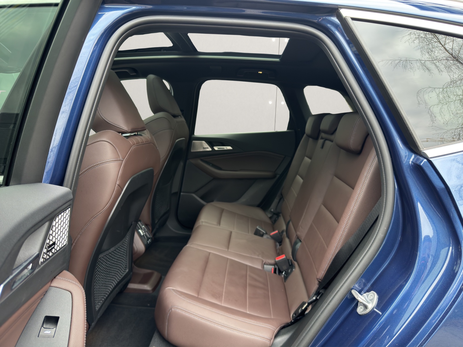 BMW 230e xDrive Active Tourer Luxury Line-image-12