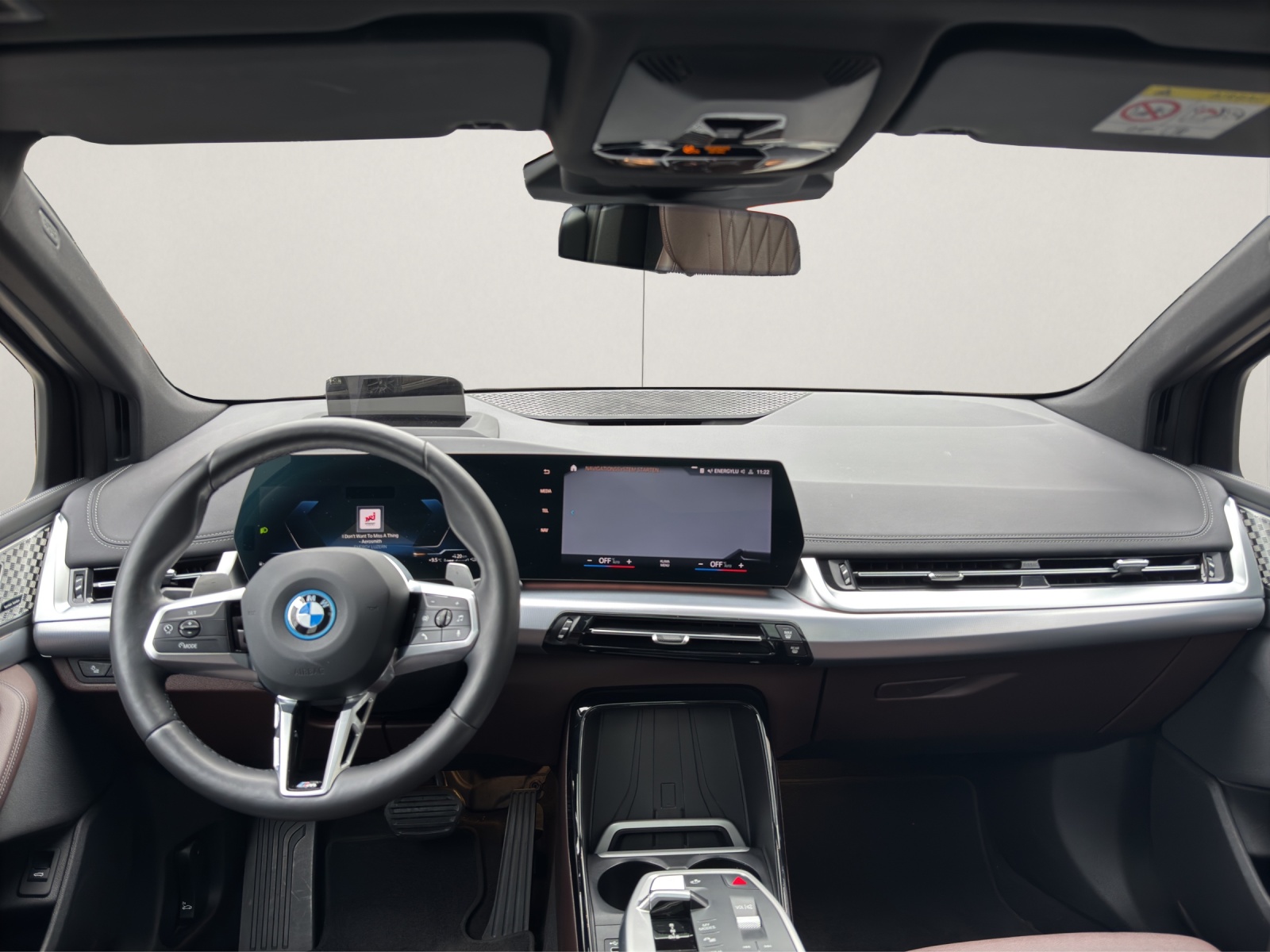 BMW 230e xDrive Active Tourer Luxury Line-image-9