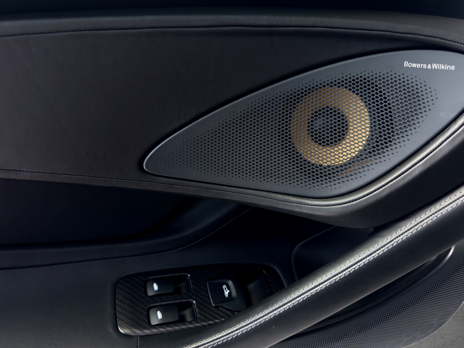 McLAREN 570GT Coupé 3.8 V8 SSG-image-14