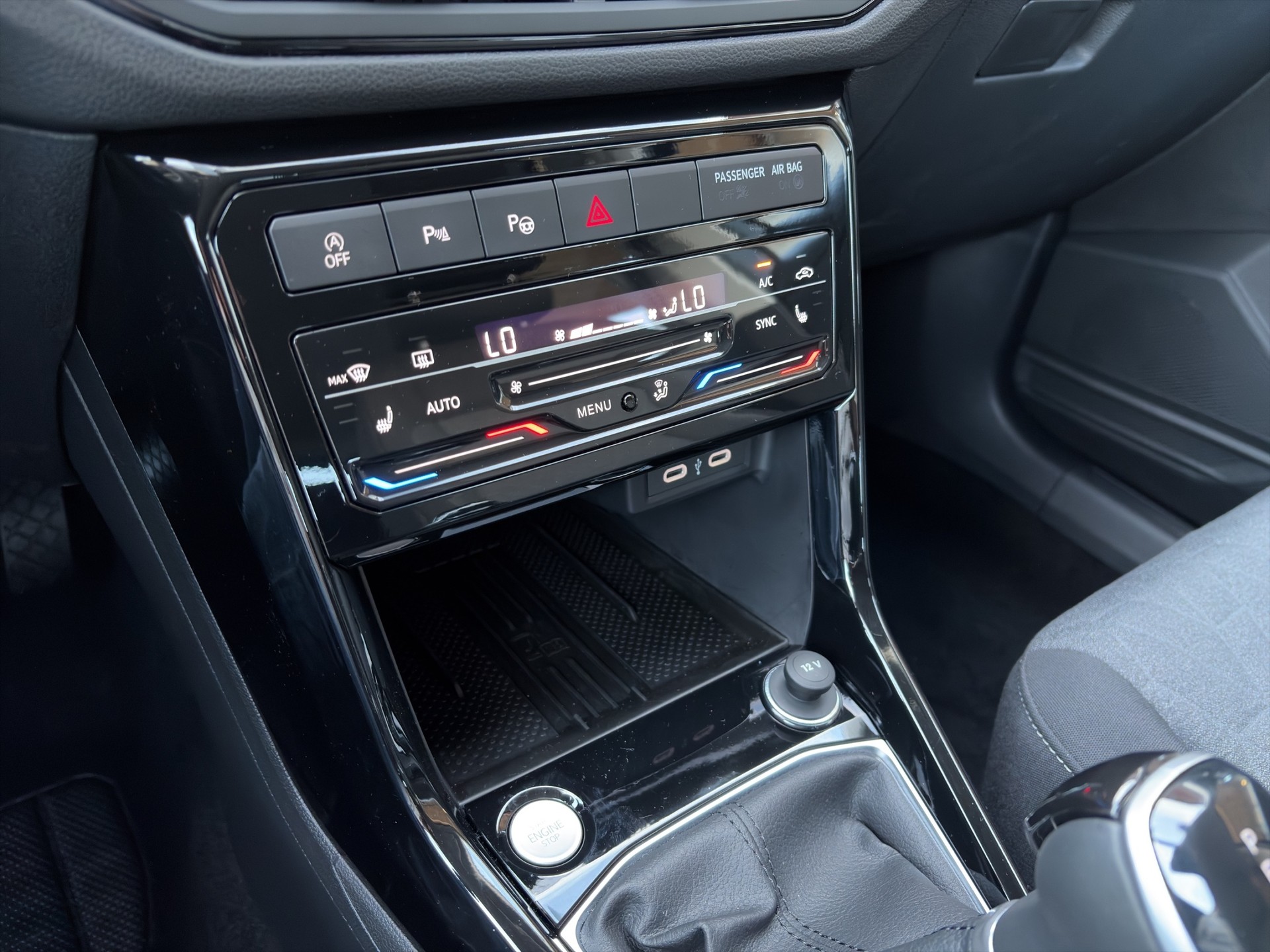 VW T-Cross 1.0 TSI EVO Life DSG-image-12