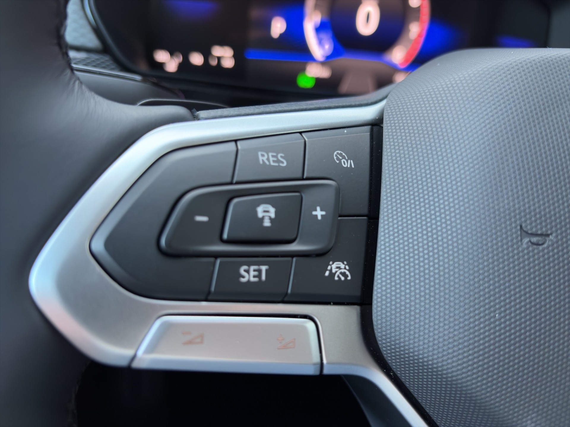 VW T-Cross 1.0 TSI EVO Life DSG-image-13