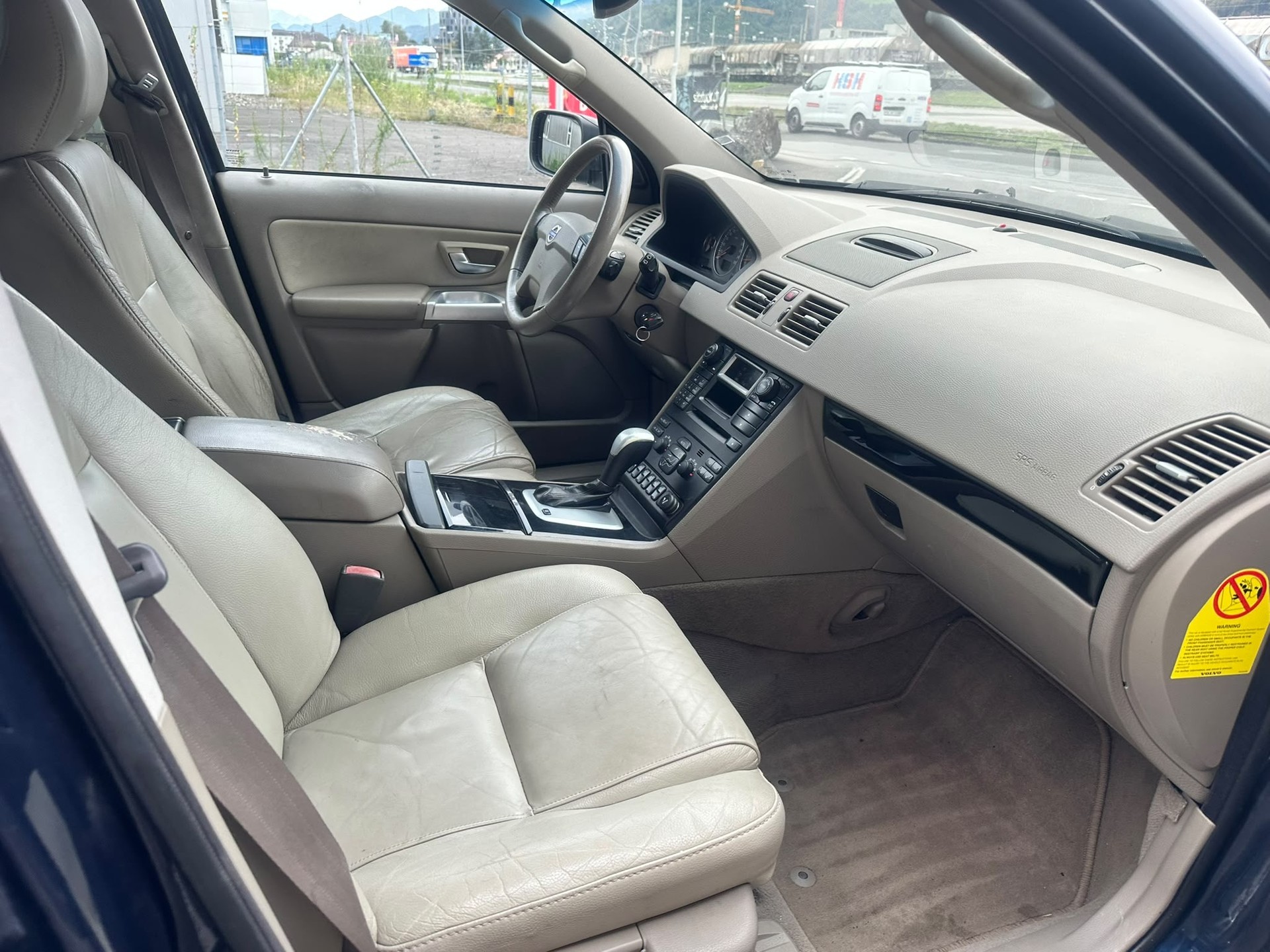 VOLVO XC90 T6 AWD Geartronic-image-10