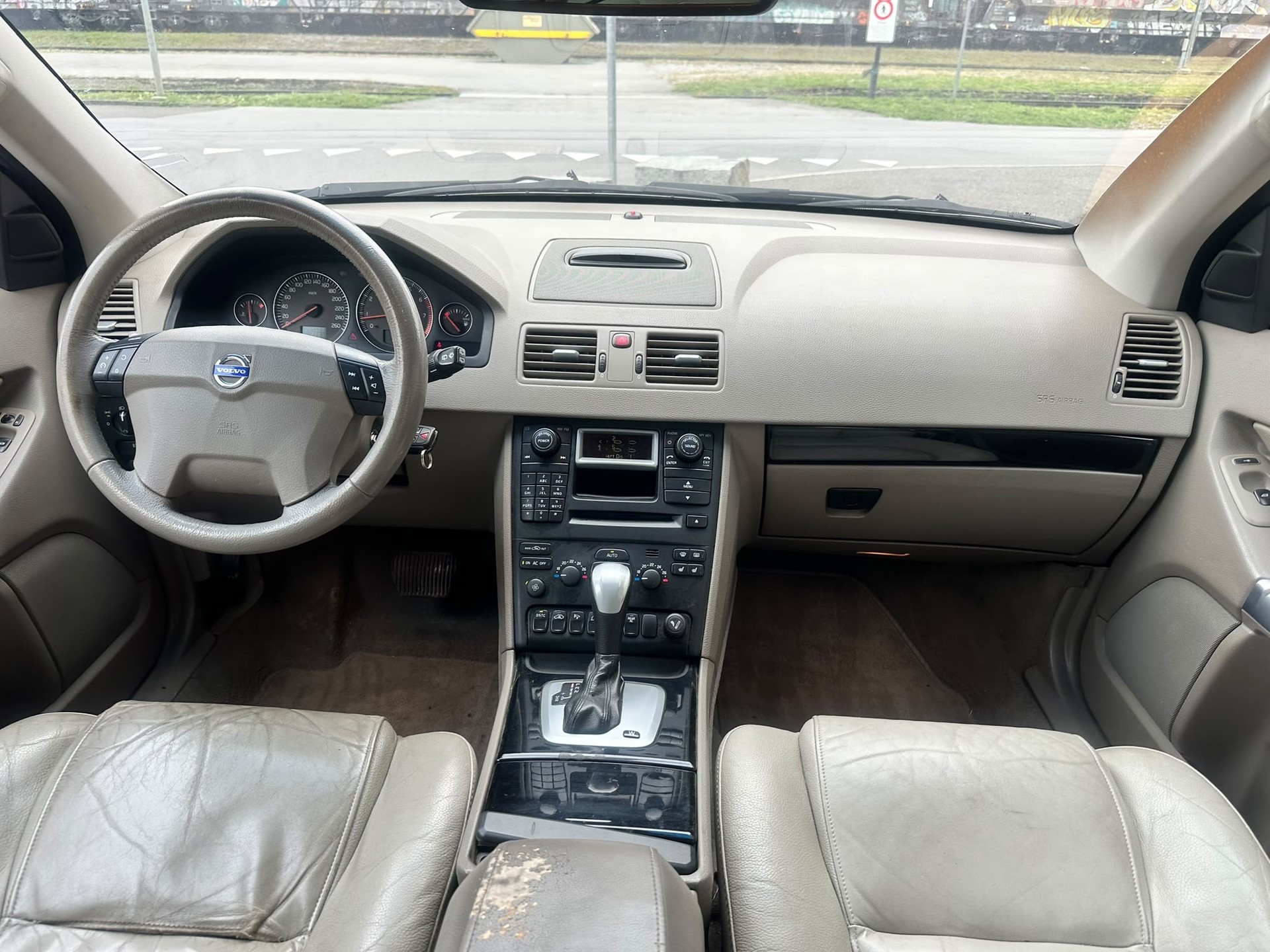 VOLVO XC90 T6 AWD Geartronic-image-14