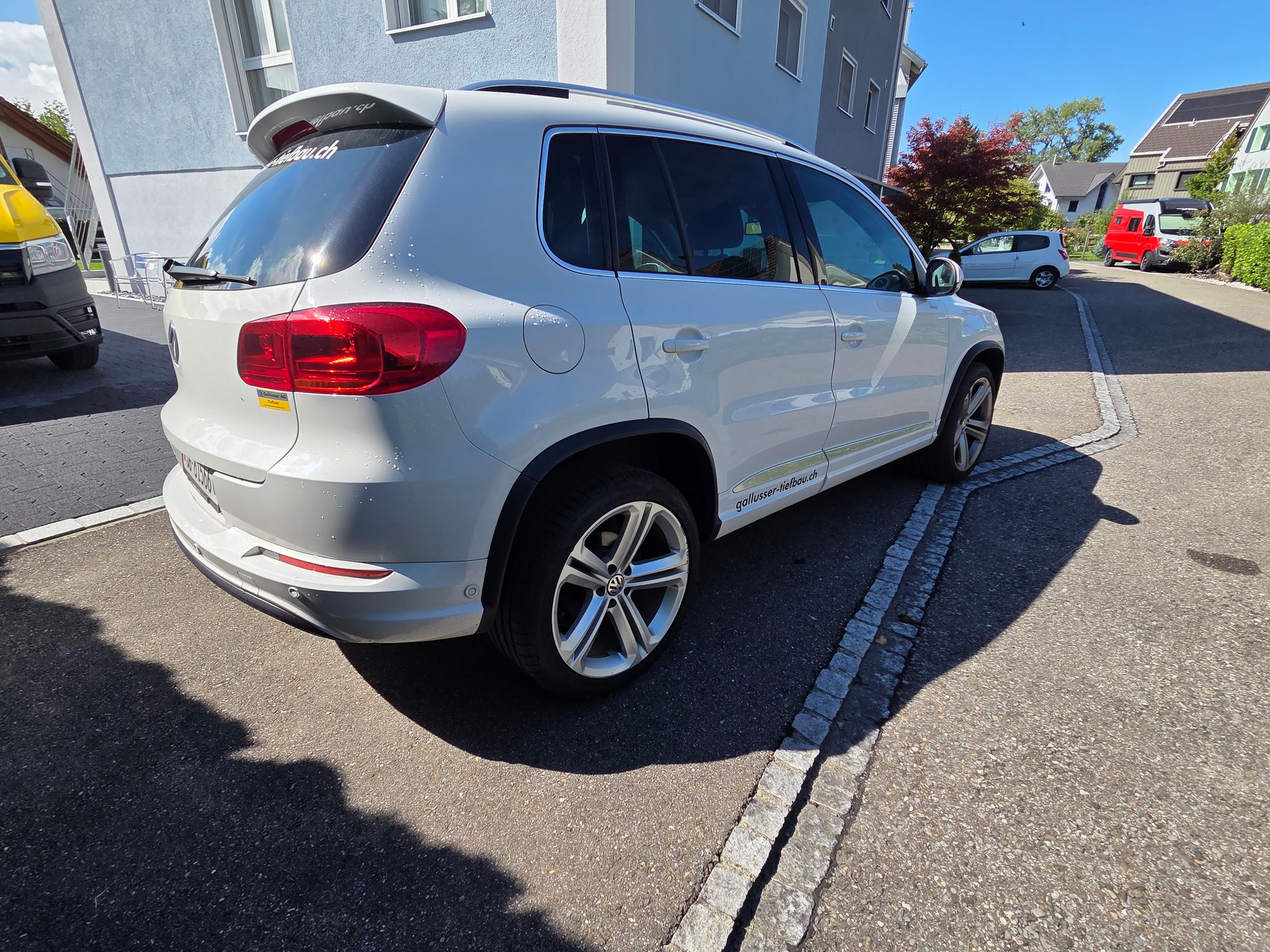 VW 2.0 TDI BMT R-Line Design DSG-image-1