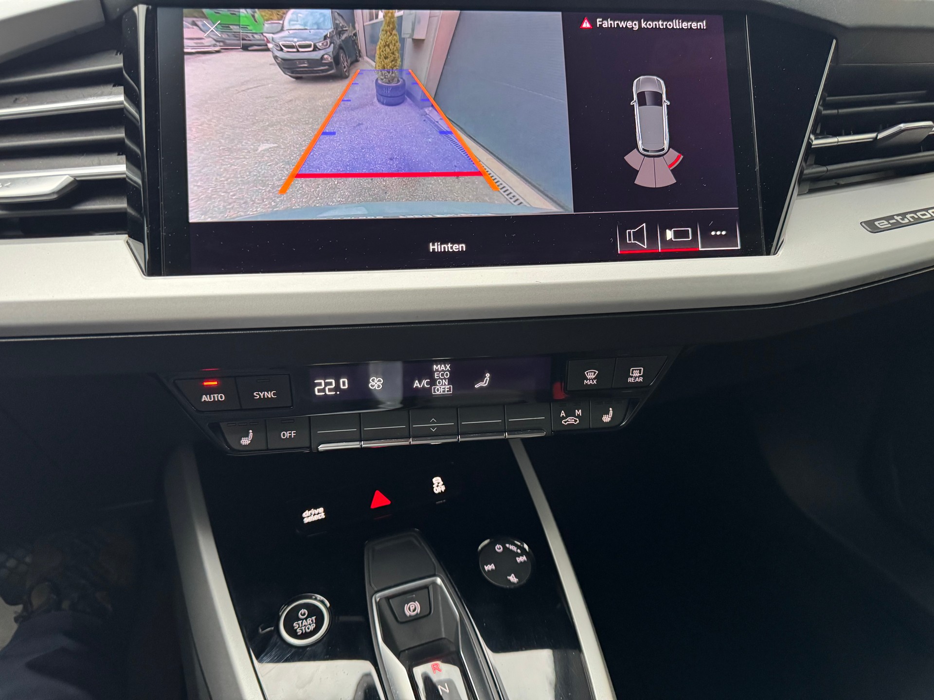 AUDI Q4 e-tron 50 quattro-image-8
