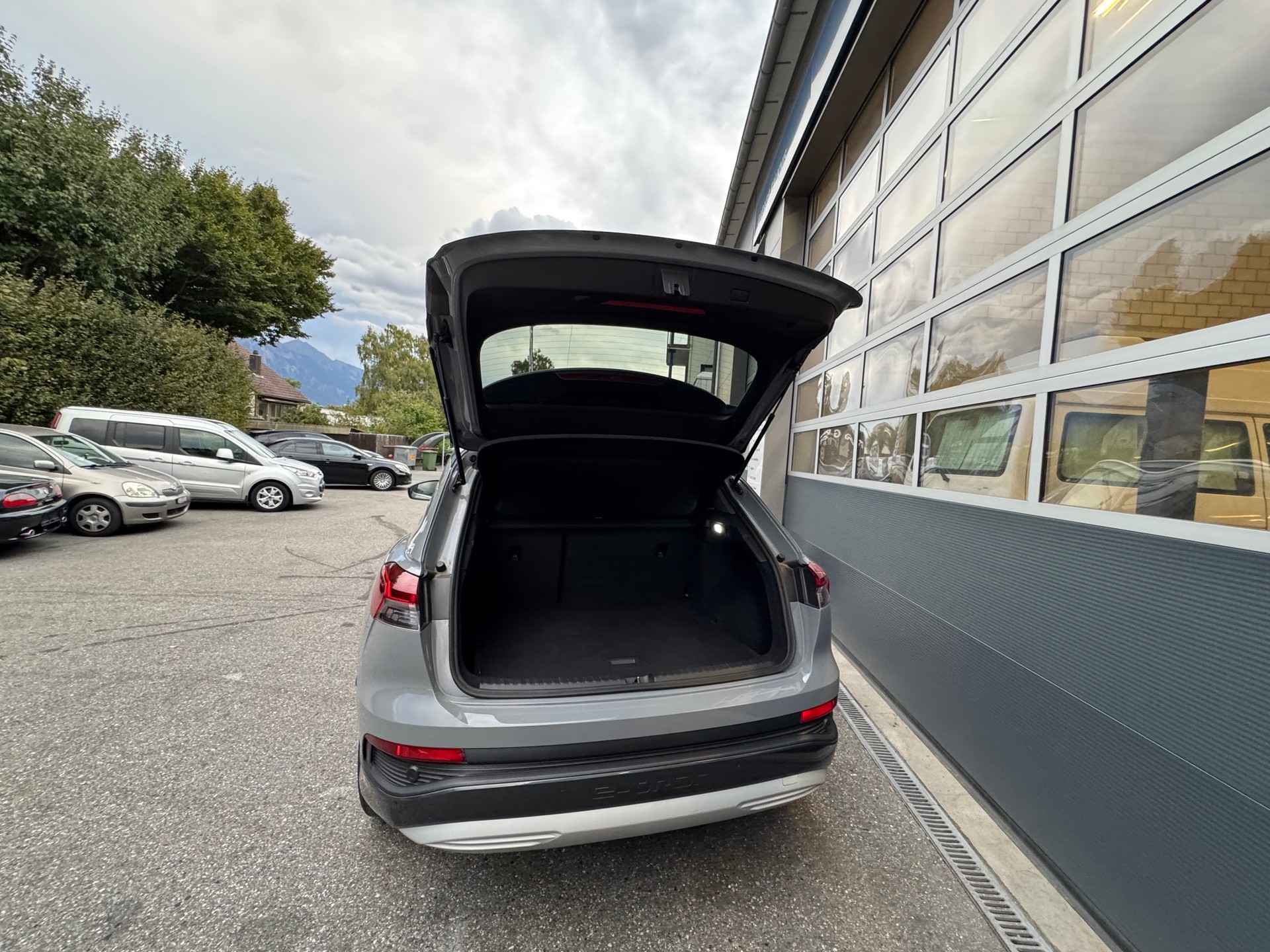 AUDI Q4 e-tron 50 quattro-image-13