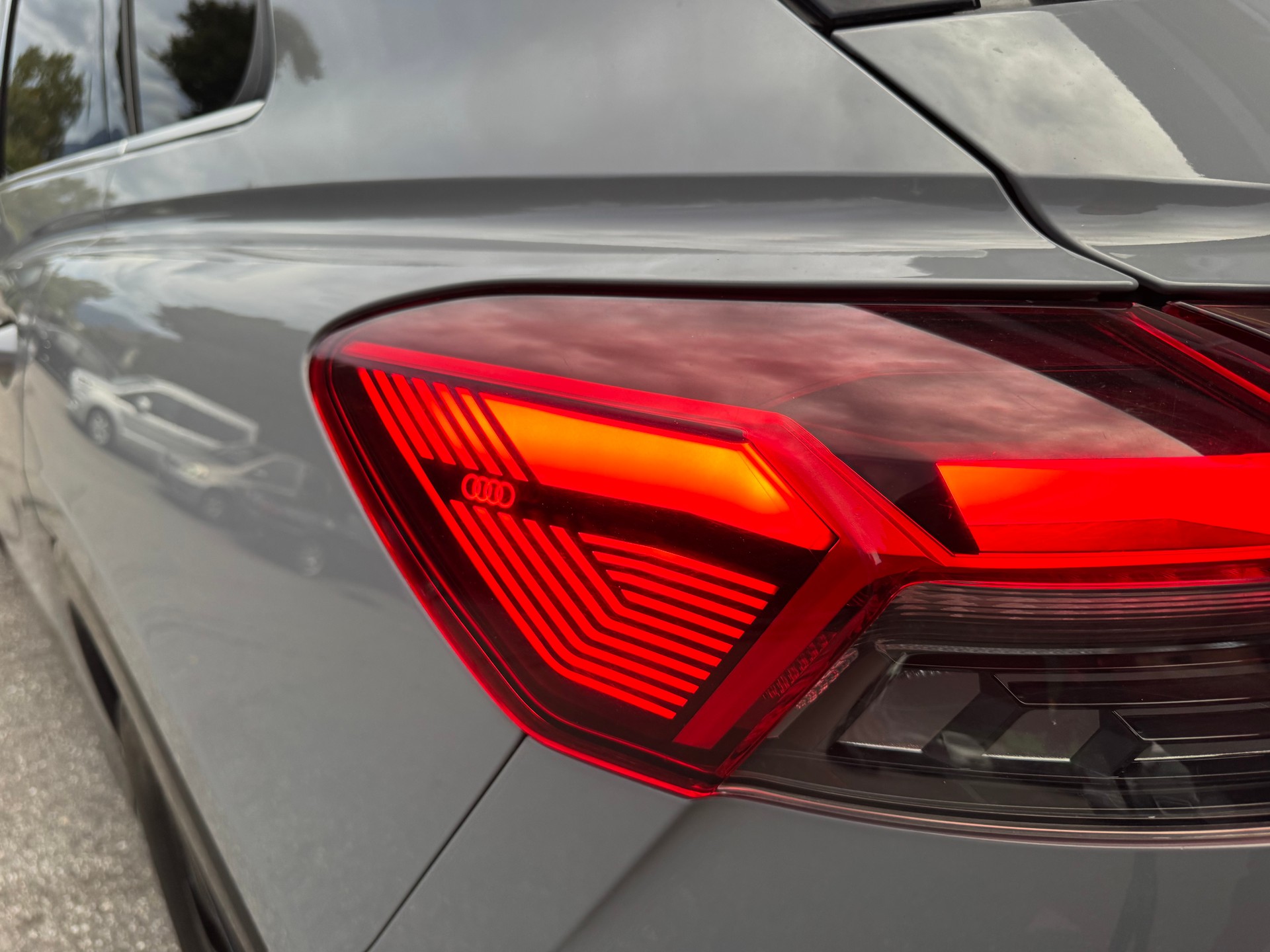 AUDI Q4 e-tron 50 quattro-image-11