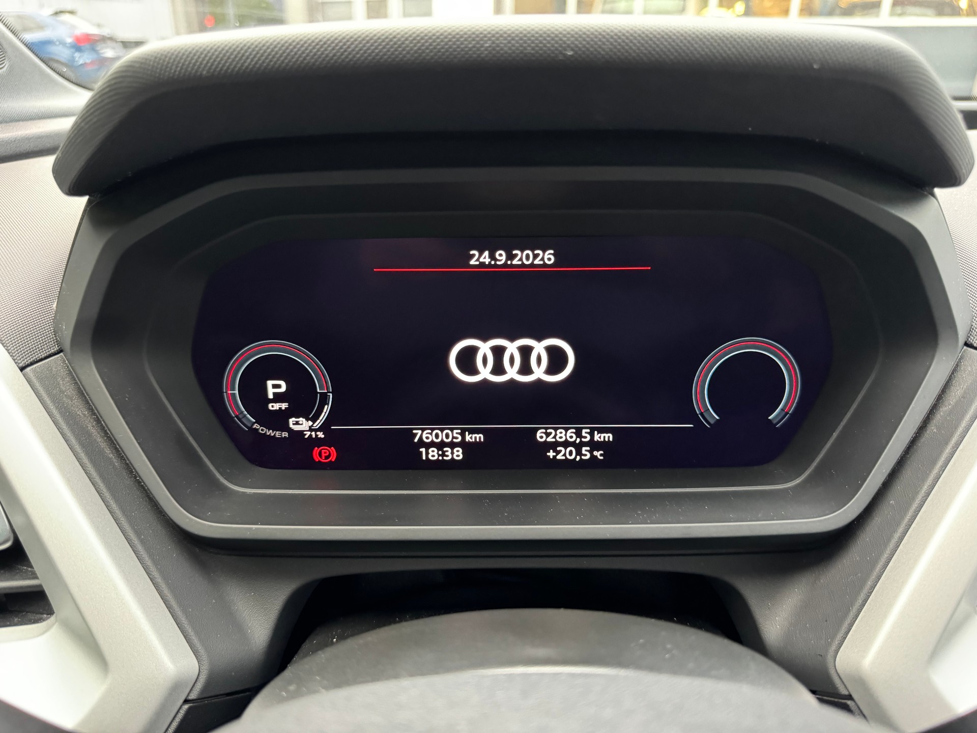 AUDI Q4 e-tron 50 quattro-image-7
