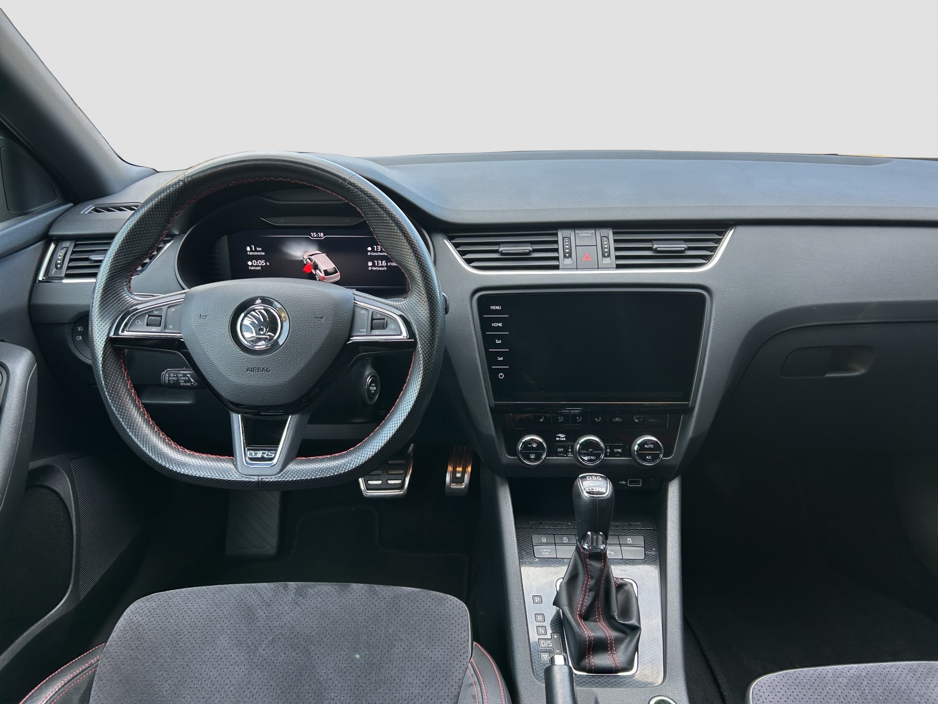 SKODA Octavia Combi 2.0 TDI RS 4x4 DSG-image-9
