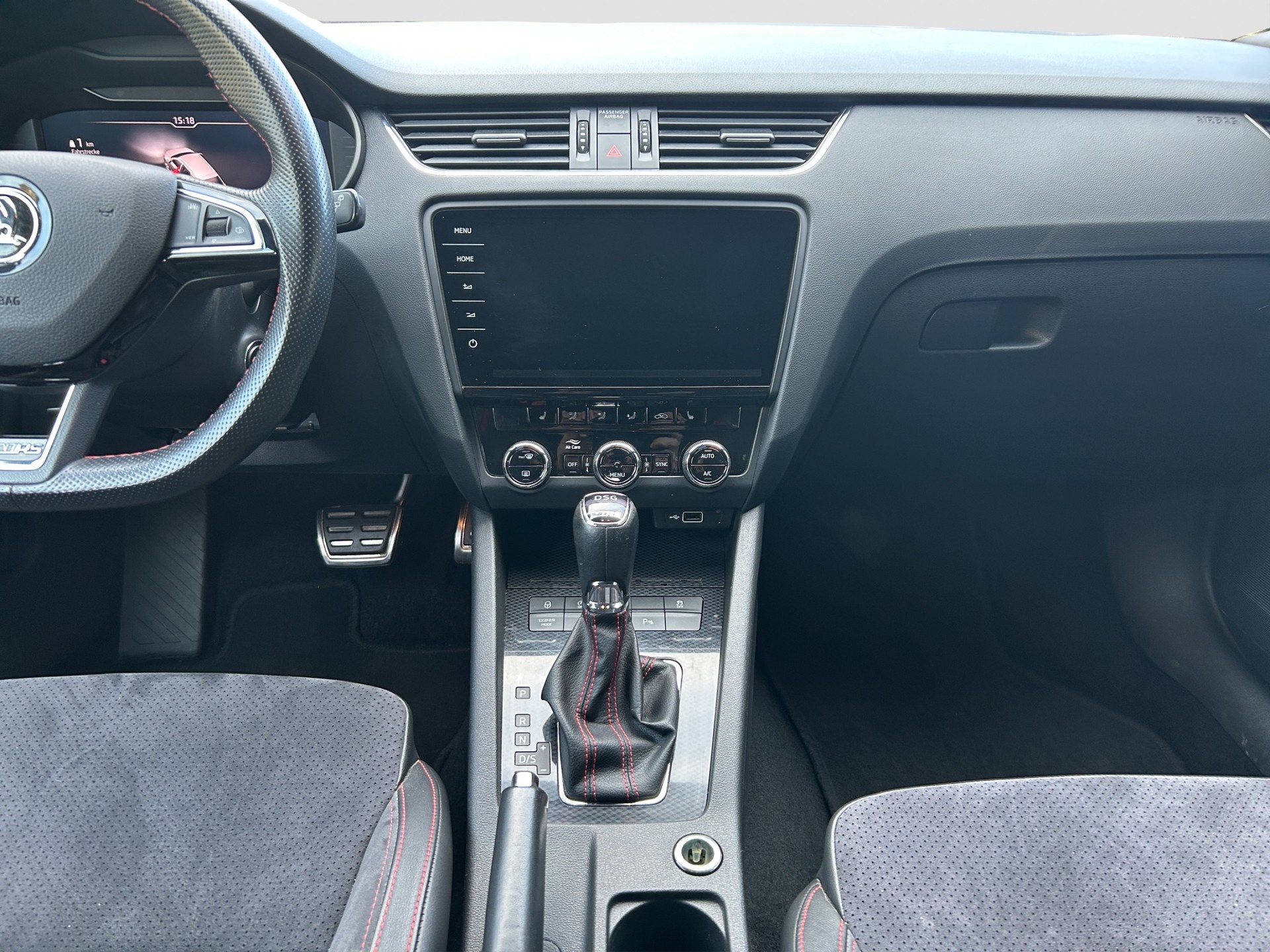 SKODA Octavia Combi 2.0 TDI RS 4x4 DSG-image-11