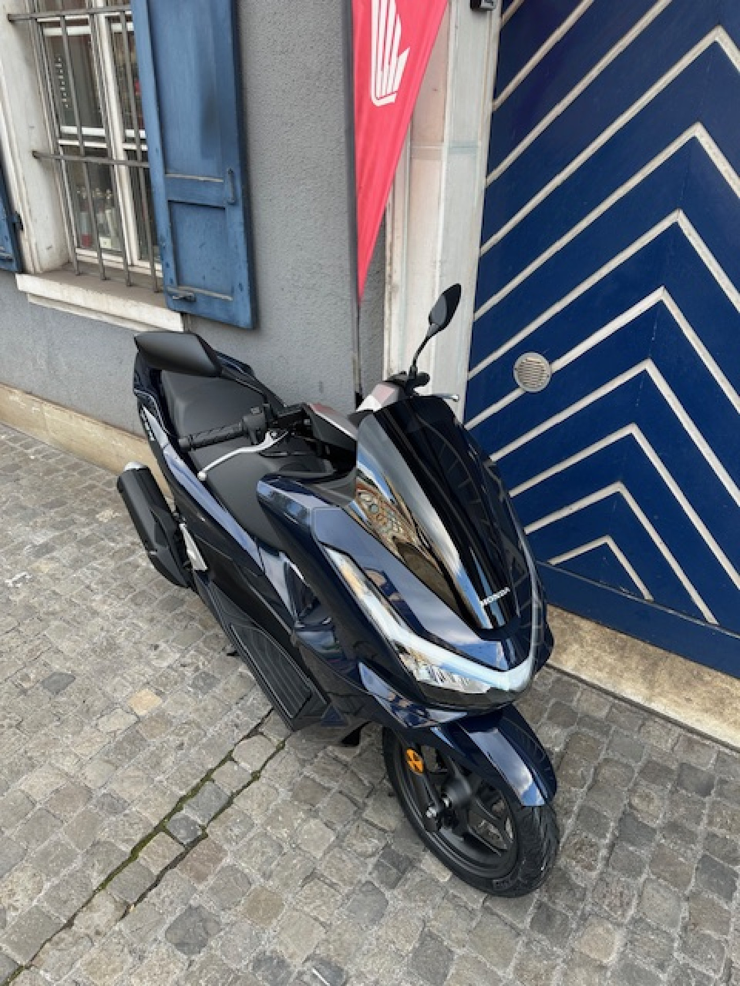 HONDA PCX 125 DX Modell mit TFT Display/ Aktion -290.--image-1