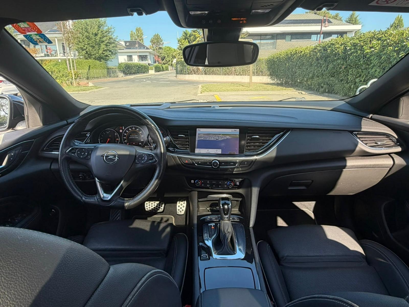 OPEL Insignia 2.0 Turbo Sport Automatic-image-10
