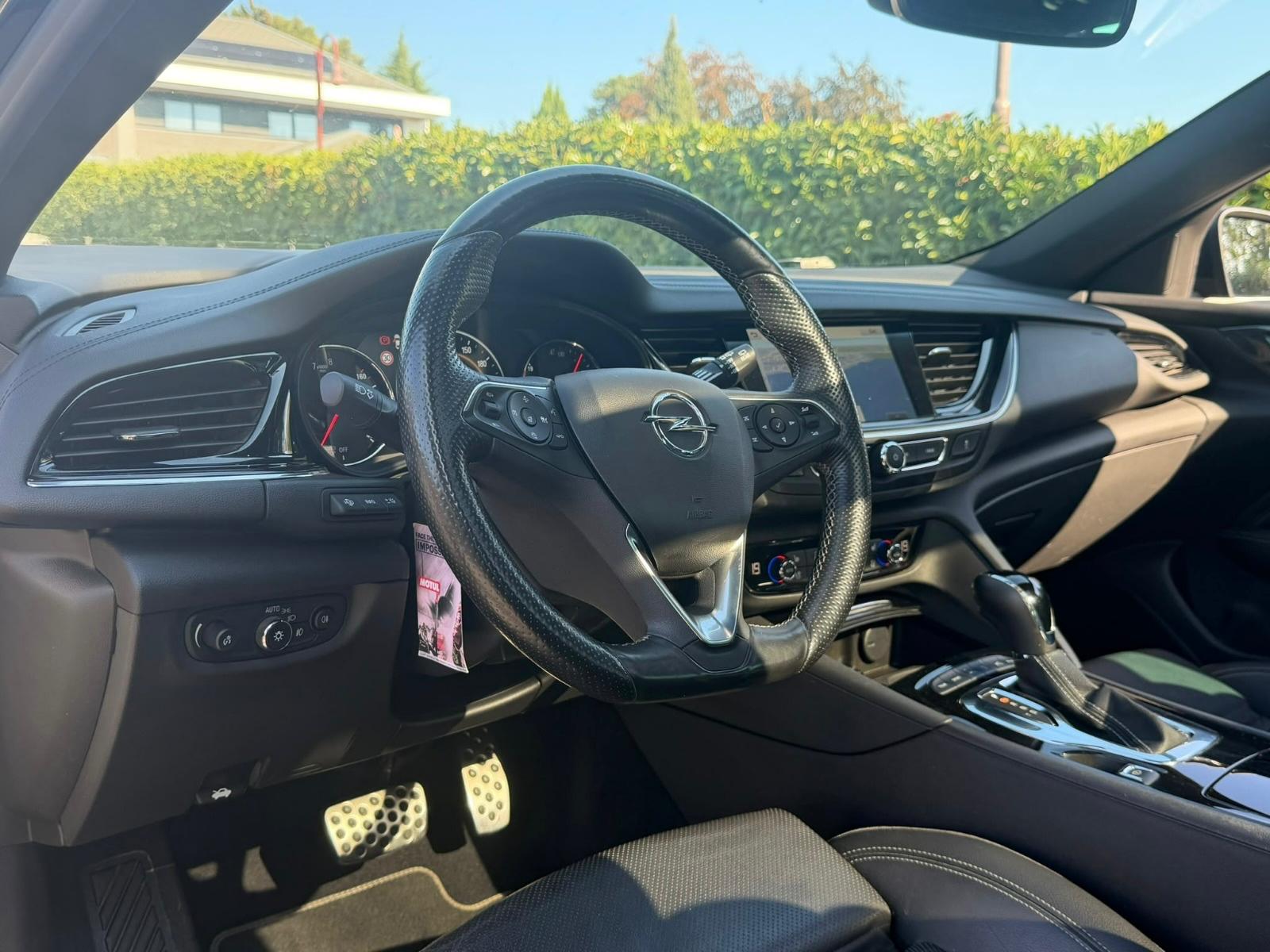 OPEL Insignia 2.0 Turbo Sport Automatic-image-9