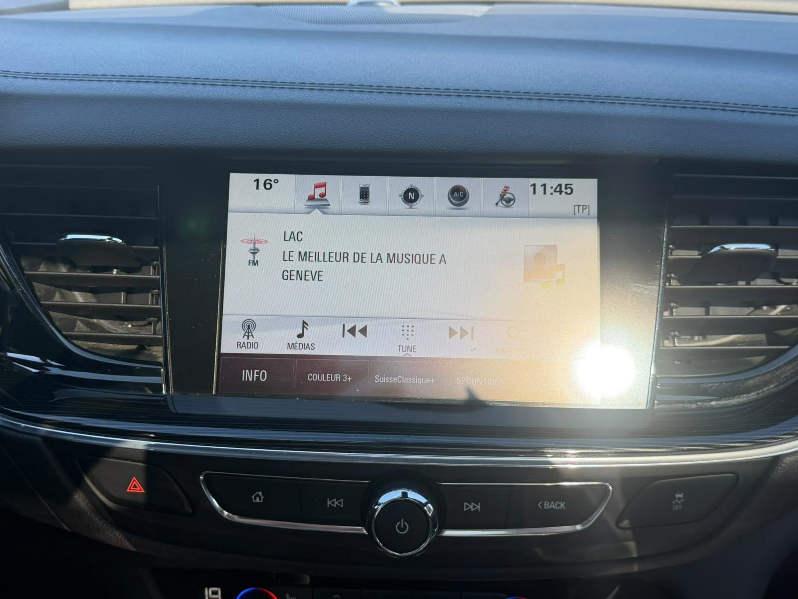 OPEL Insignia 2.0 Turbo Sport Automatic-image-17