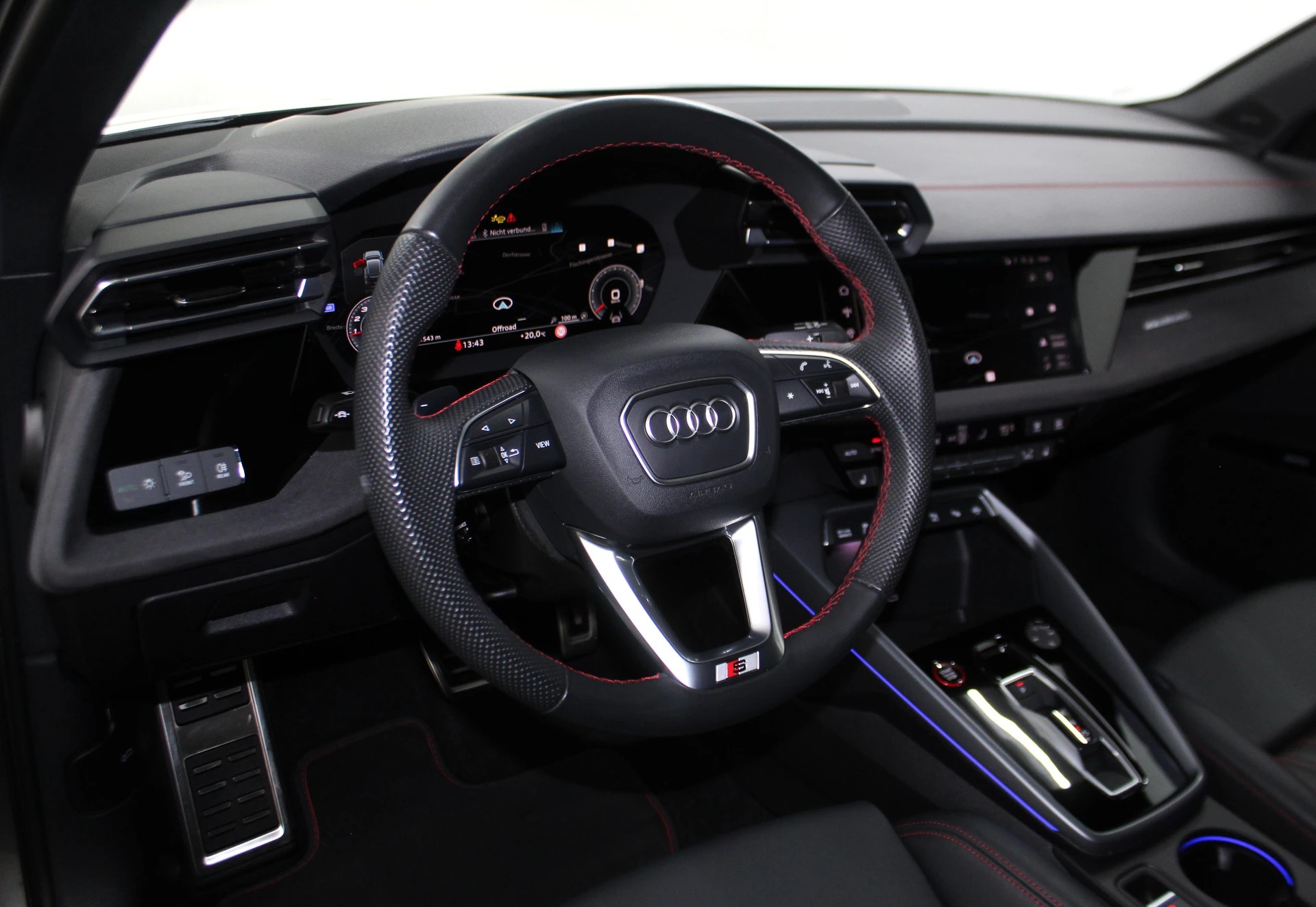 AUDI S3 Sportback TFSI quattro S-tronic 333PS Optikpaket schwarz / CH-Fahrzeug-image-10
