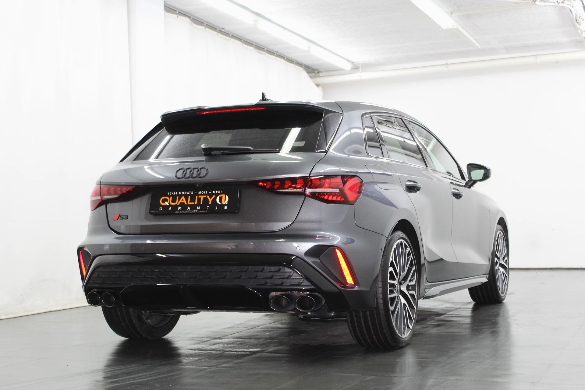 AUDI S3 Sportback TFSI quattro S-tronic 333PS Optikpaket schwarz / CH-Fahrzeug-image-6