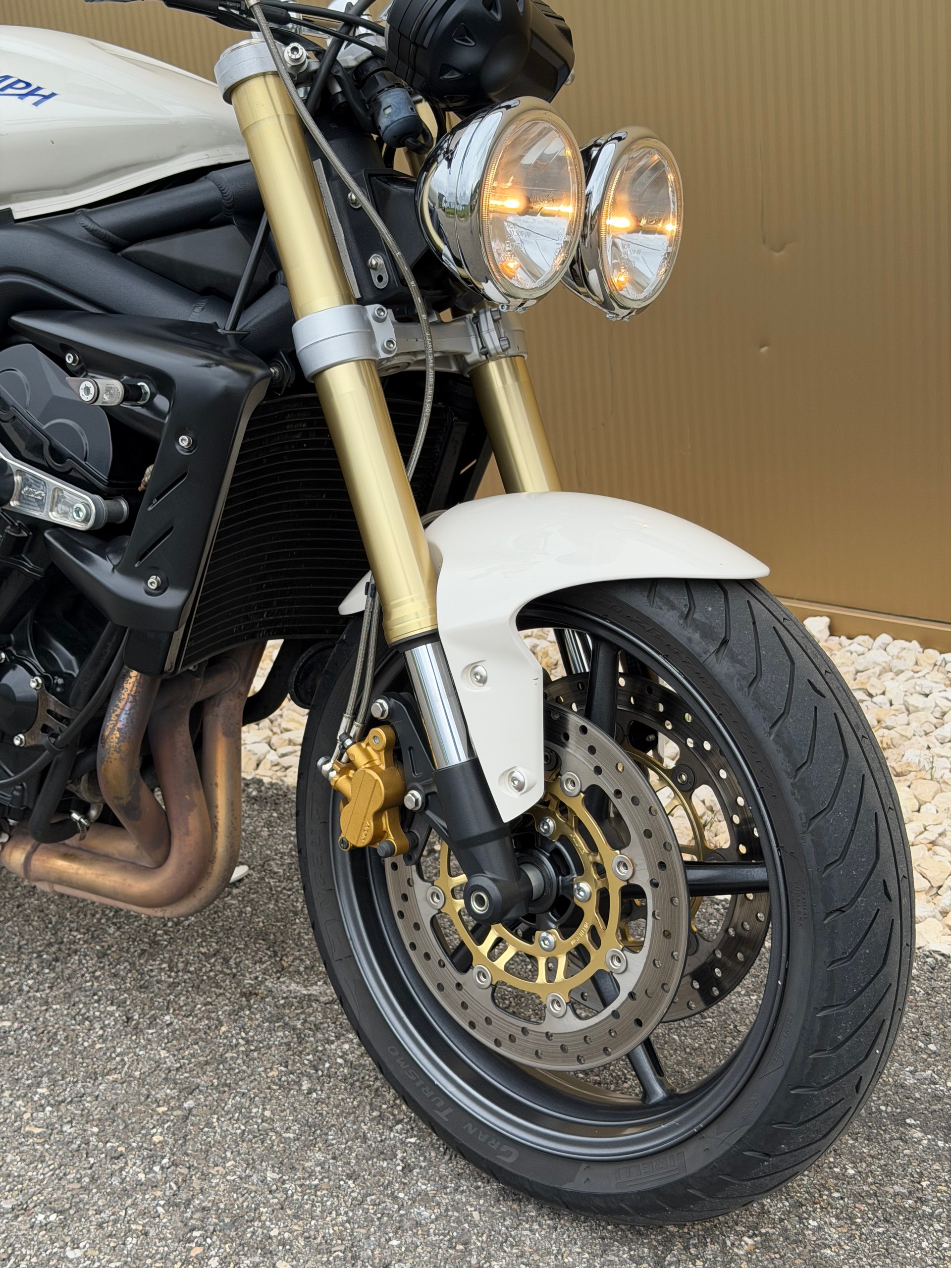 TRIUMPH Street Triple 675-showroom-element-1