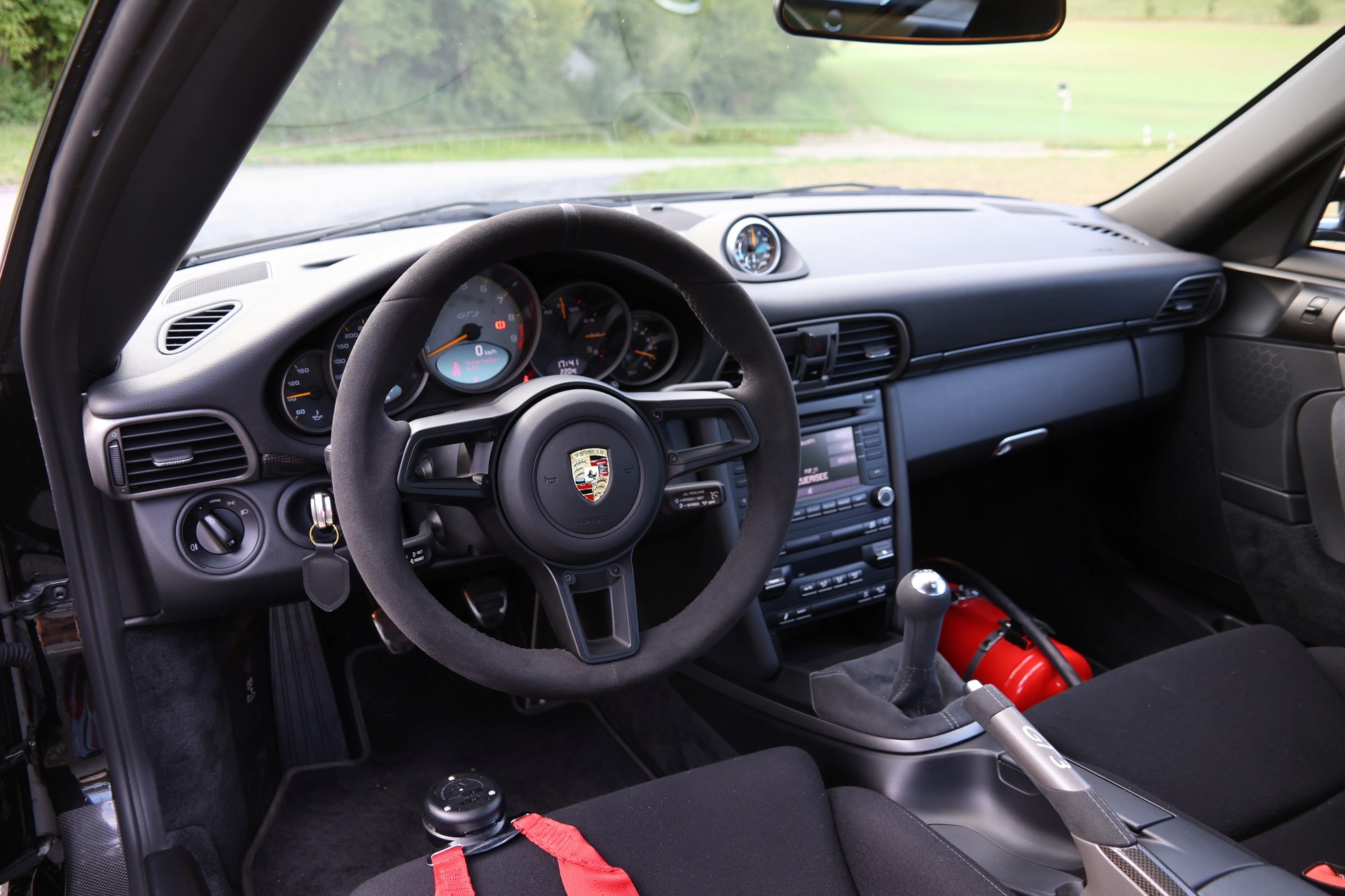 PORSCHE 911 GT3-image-12