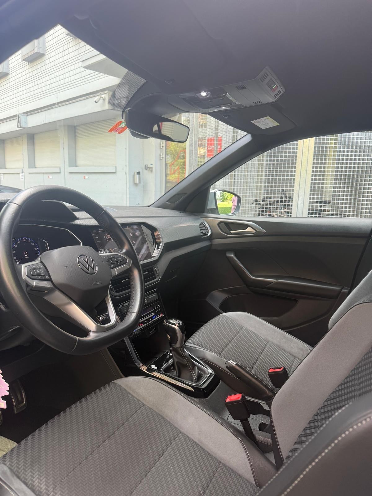 VW 1.0 TSI 110 R Line DSG-image-3