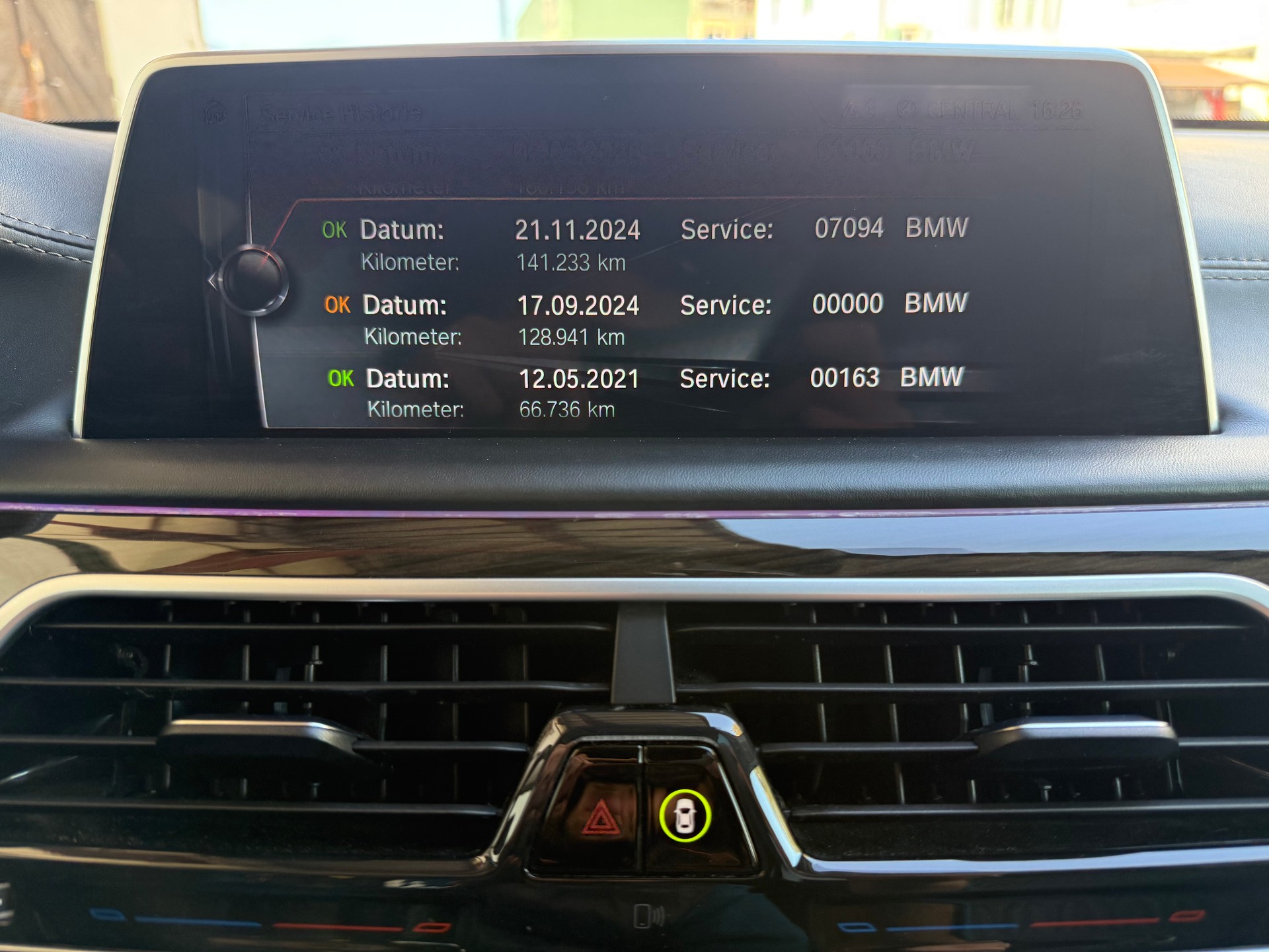 BMW 750i xDrive Individual-image-17