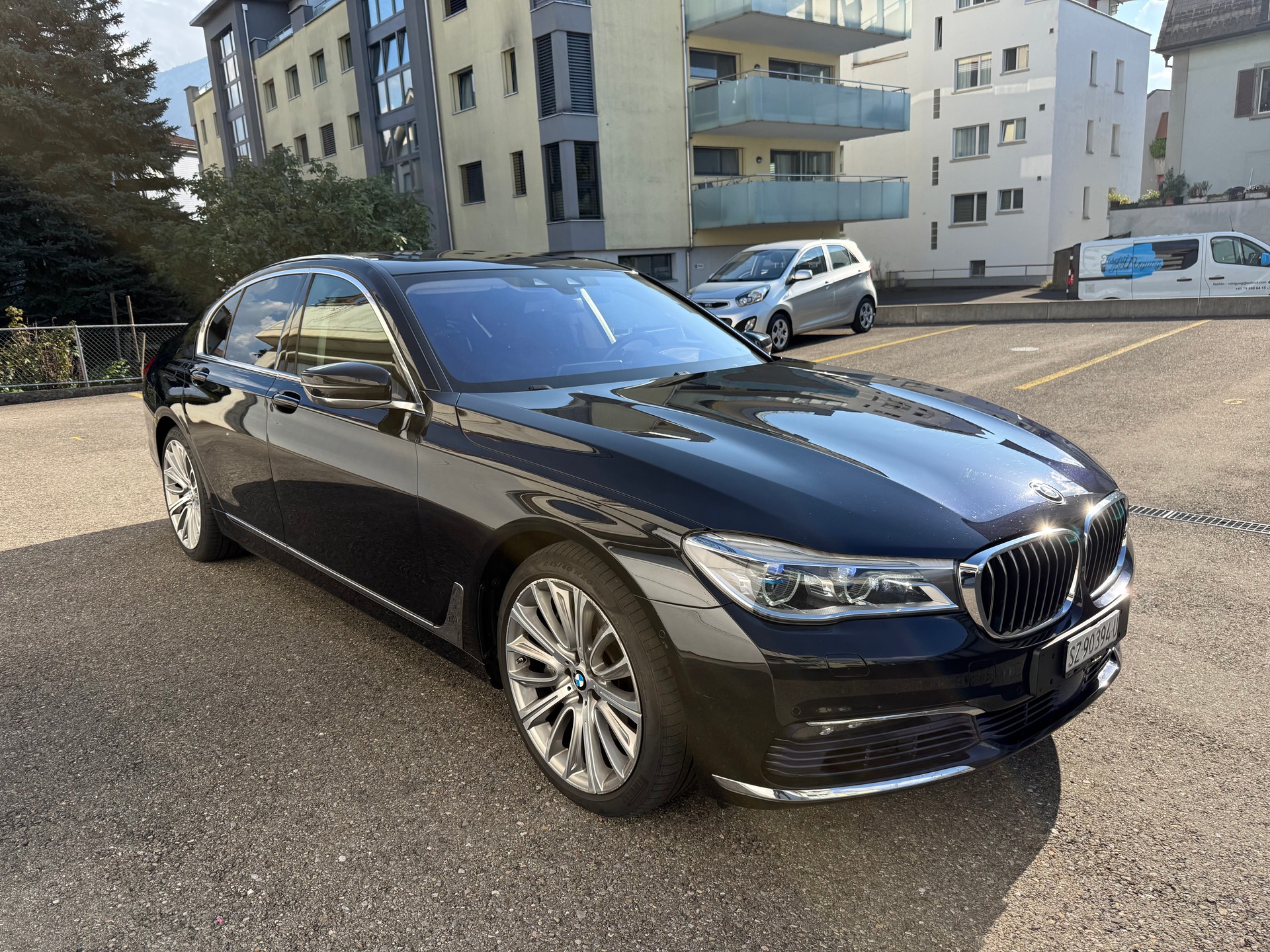 BMW 750i xDrive Individual-image-2