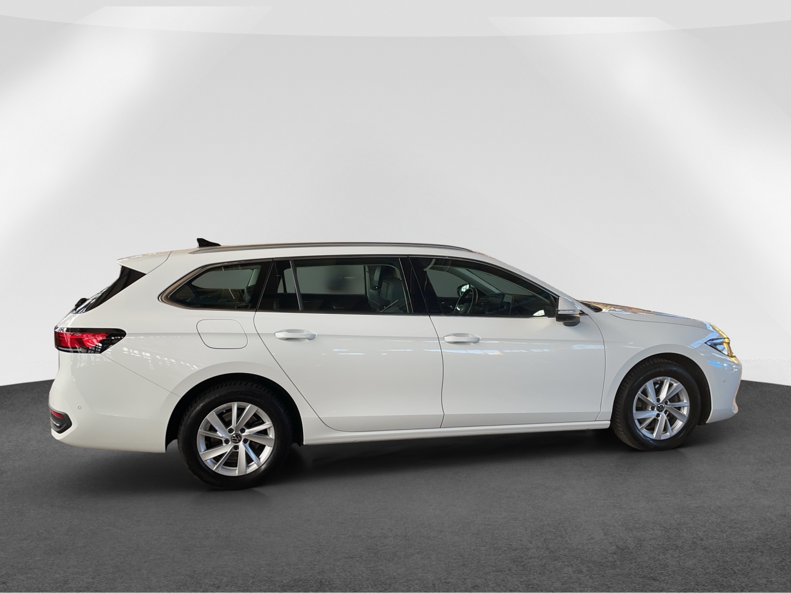 VW Passat Variant 2.0 TDI Business DSG-image-7