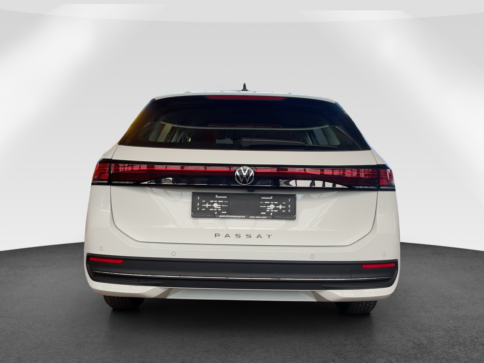 VW Passat Variant 2.0 TDI Business DSG-image-5