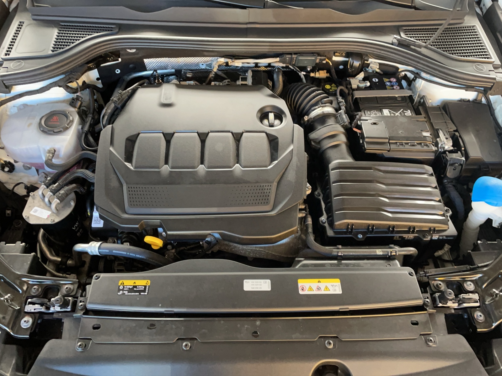 VW Passat Variant 2.0 TDI Business DSG-image-16