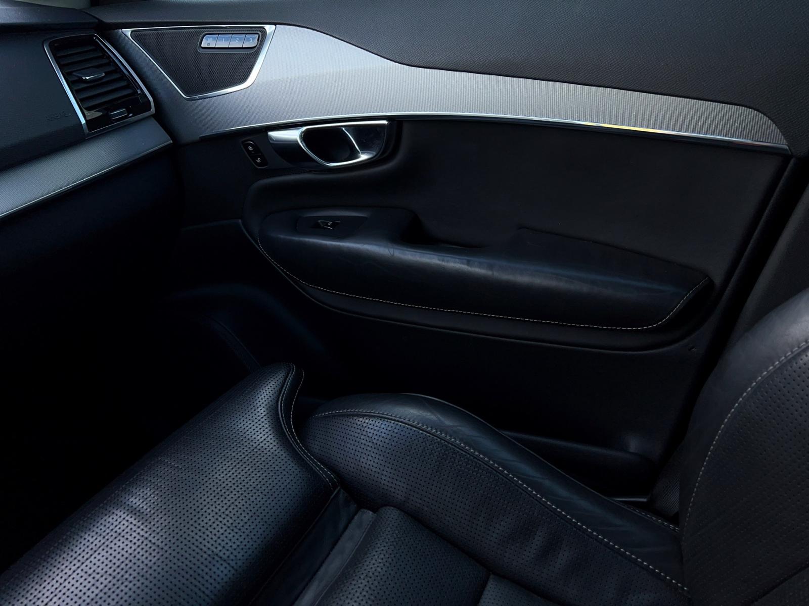 VOLVO XC90 D5 AWD Inscription Geartronic-image-22