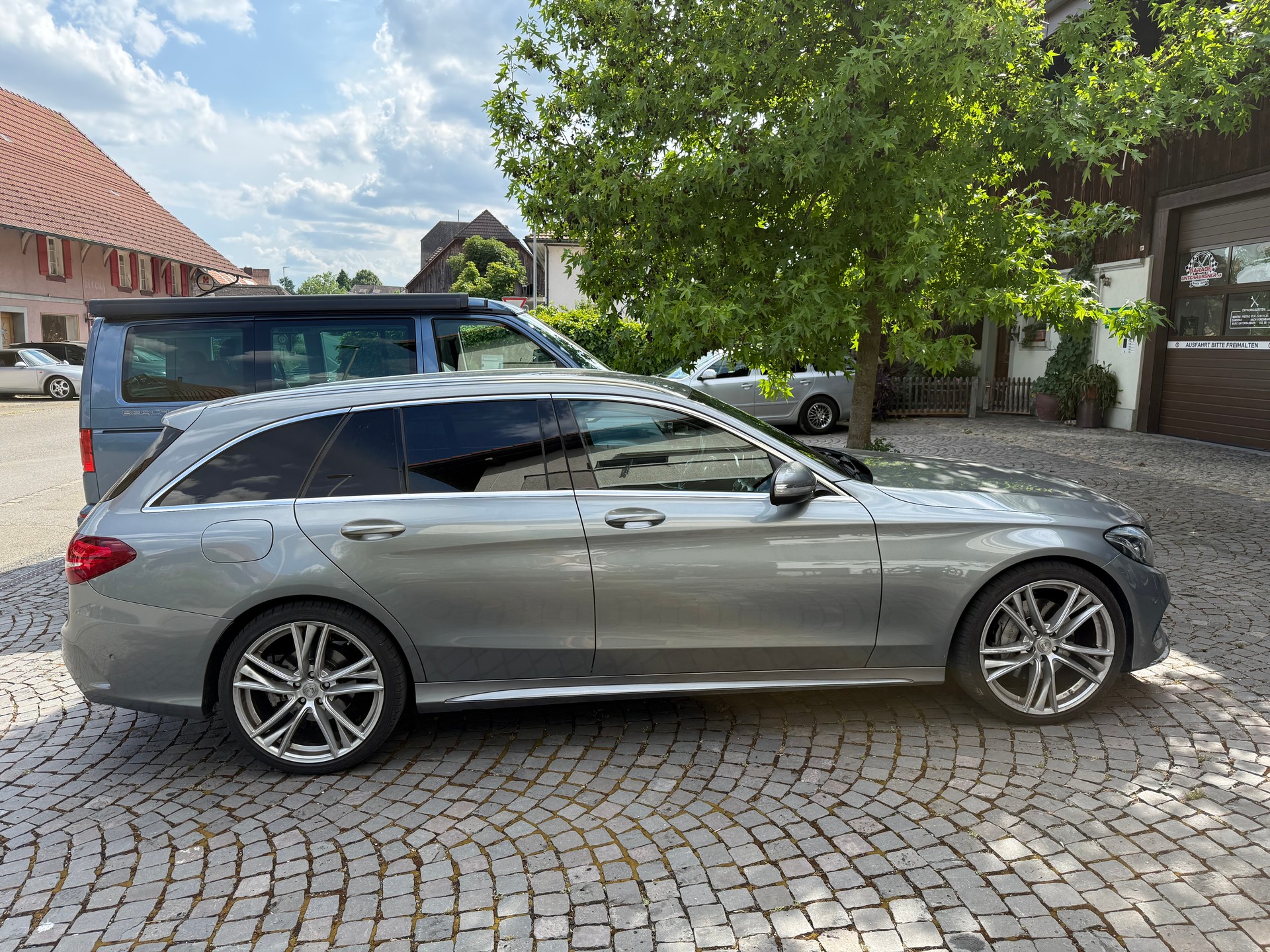 MERCEDES-BENZ C 250 BlueTec AMG Line 4m-image-1