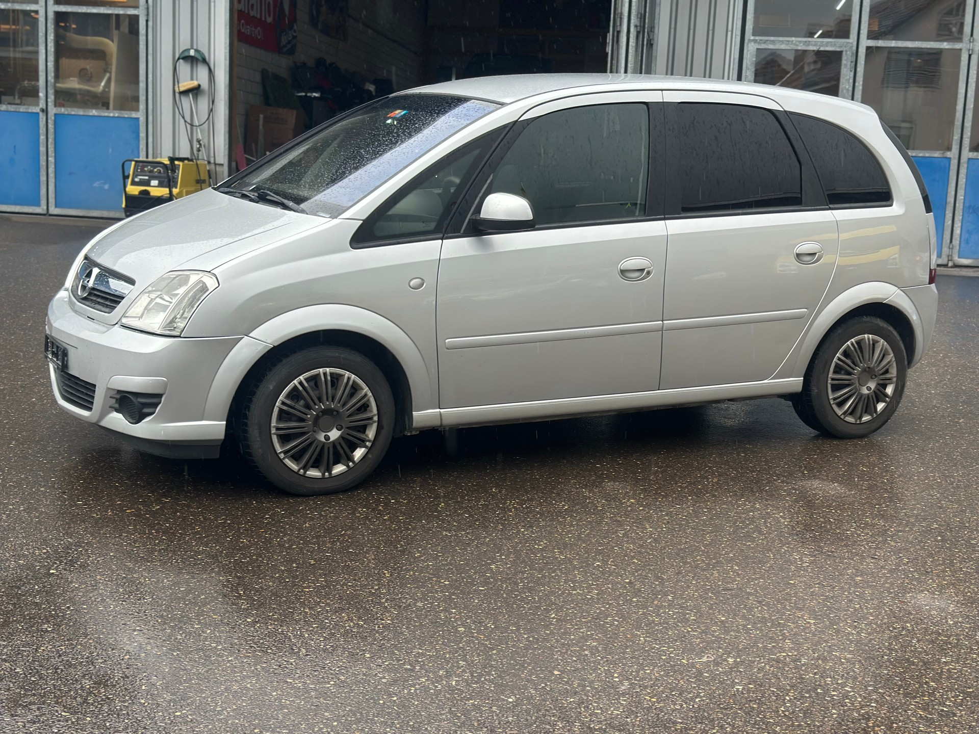 OPEL Meriva 1.8i 16V Cosmo-image-1