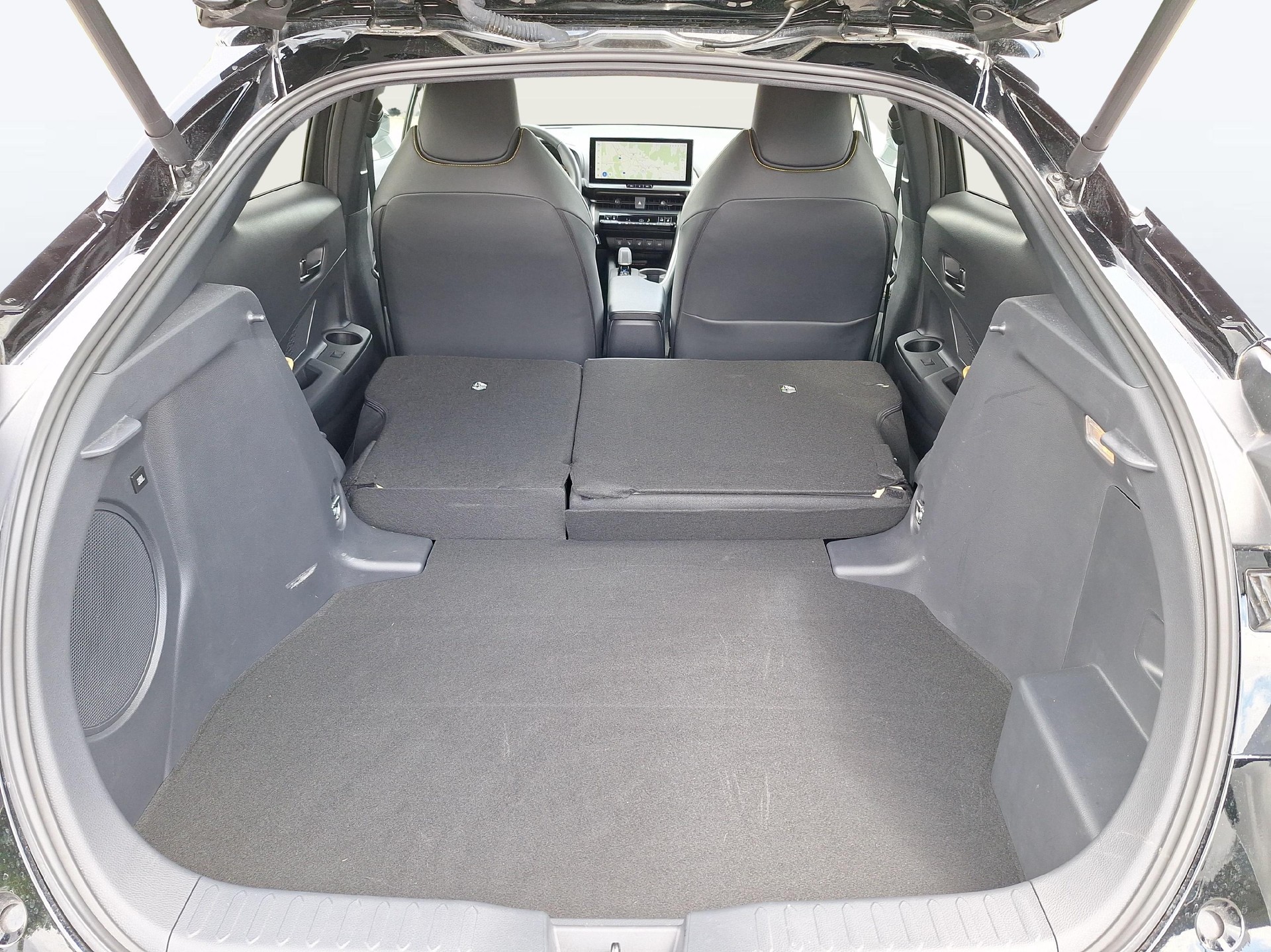 TOYOTA C-HR 2.0 HEV Style Premiere 4x4-image-11