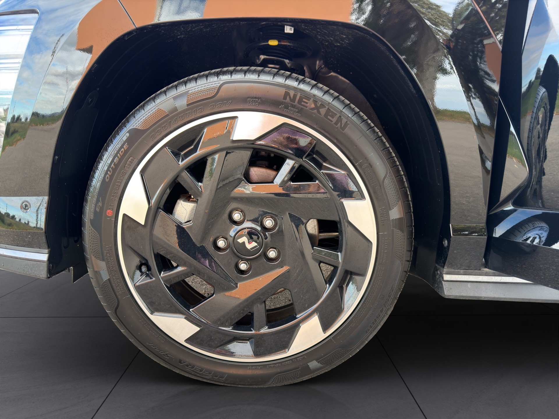 HYUNDAI Kona EV 65.4 kWh N Line-image-11