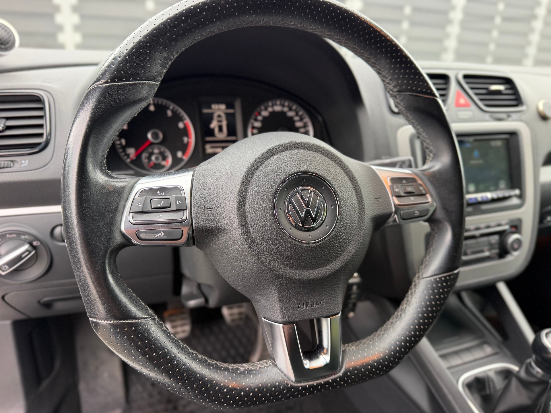 VW Scirocco 1.4 TSI BlueMotion Technology-image-7