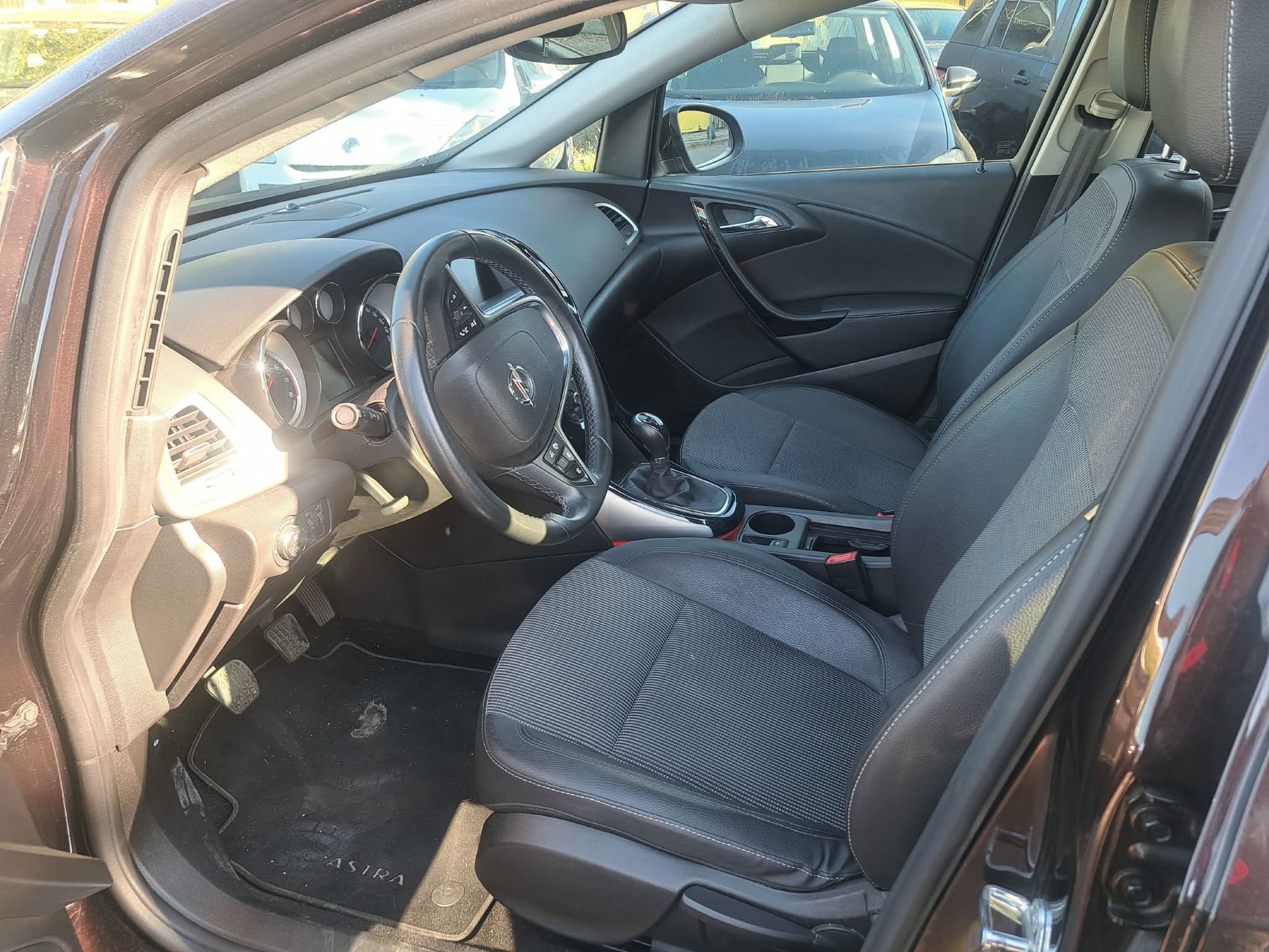 OPEL Astra SportsTourer 1.4i 16V Turbo Drive-image-8
