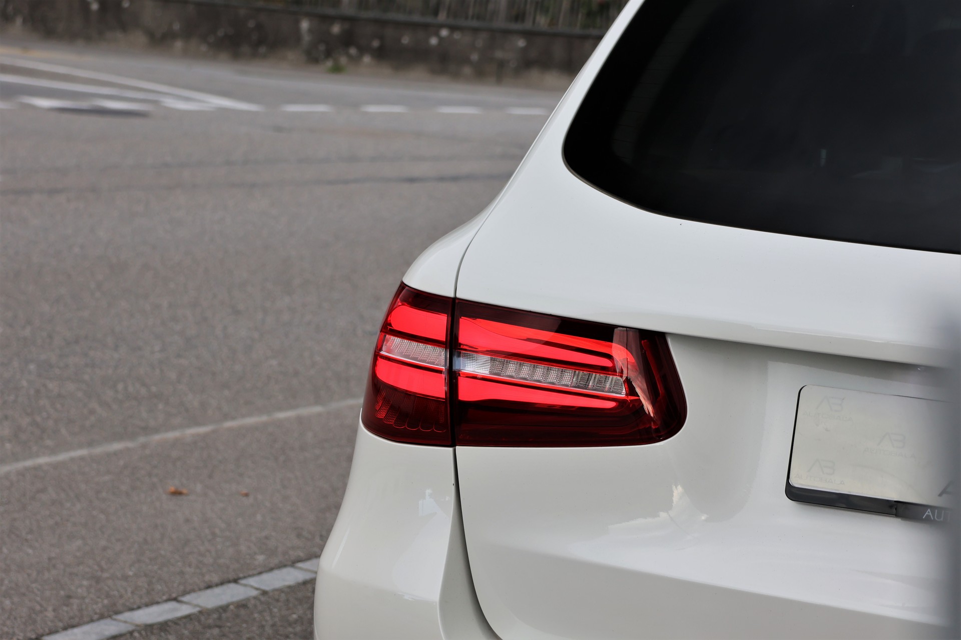 MERCEDES-BENZ GLC 250d Off-Road 4Matic 9G-Tronic (CH) +2.5T AHK-image-5