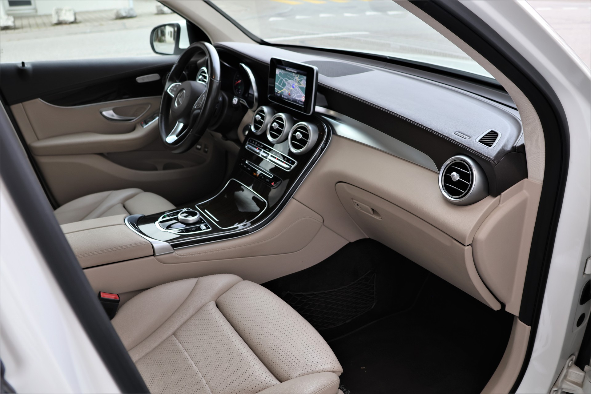MERCEDES-BENZ GLC 250d Off-Road 4Matic 9G-Tronic (CH) +2.5T AHK-image-21