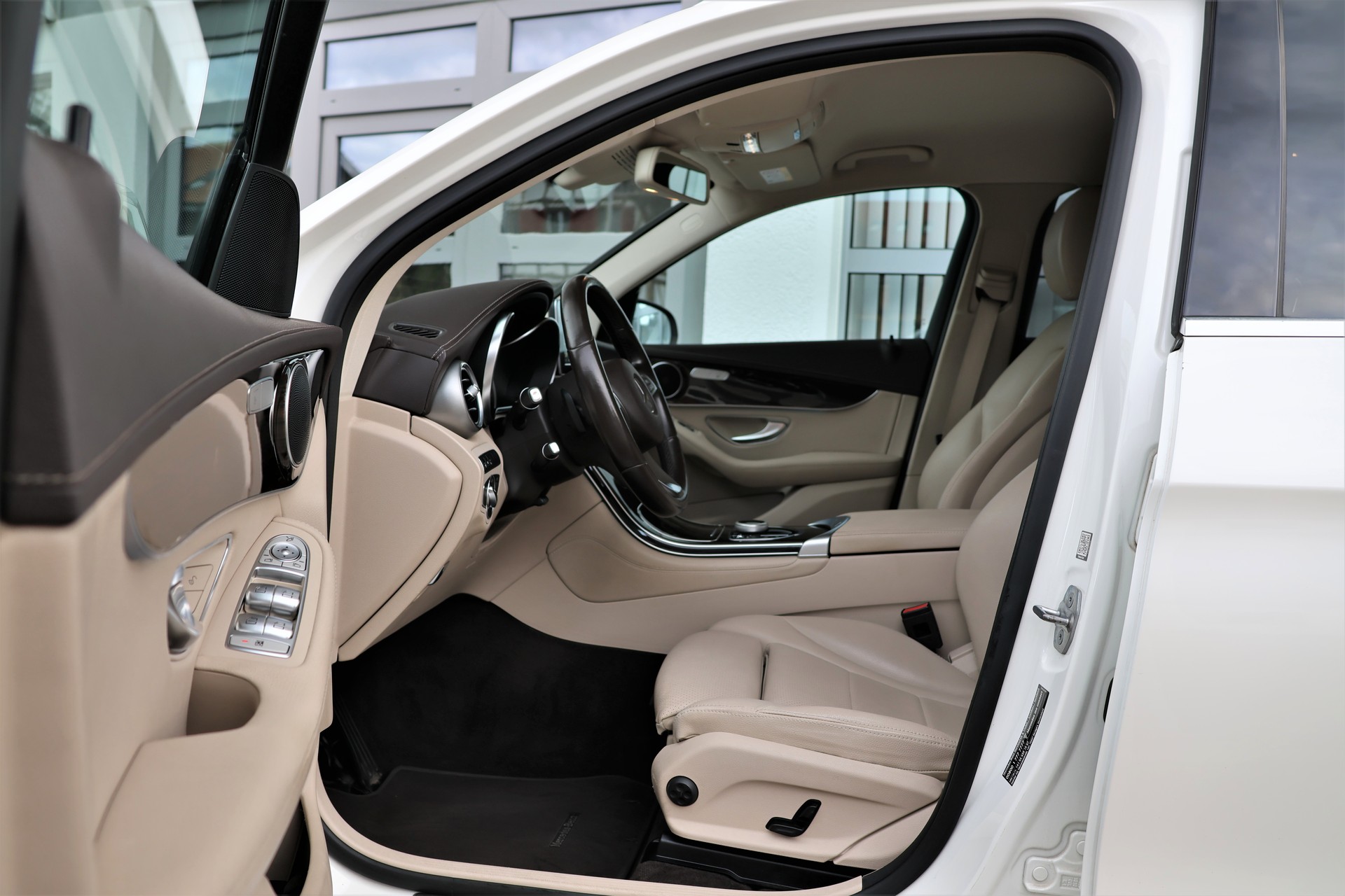 MERCEDES-BENZ GLC 250d Off-Road 4Matic 9G-Tronic (CH) +2.5T AHK-image-9