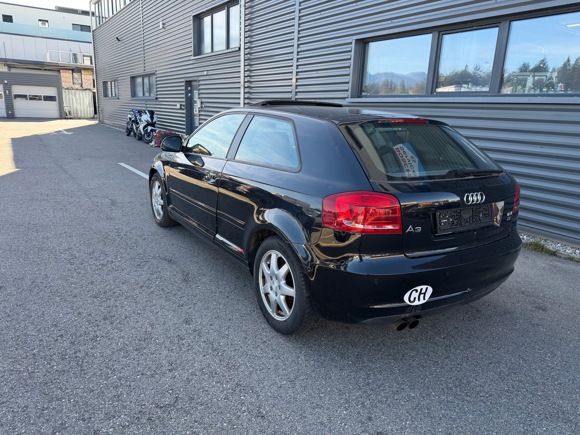 AUDI A3 Sportback 1.8 TFSI Attraction-image-5