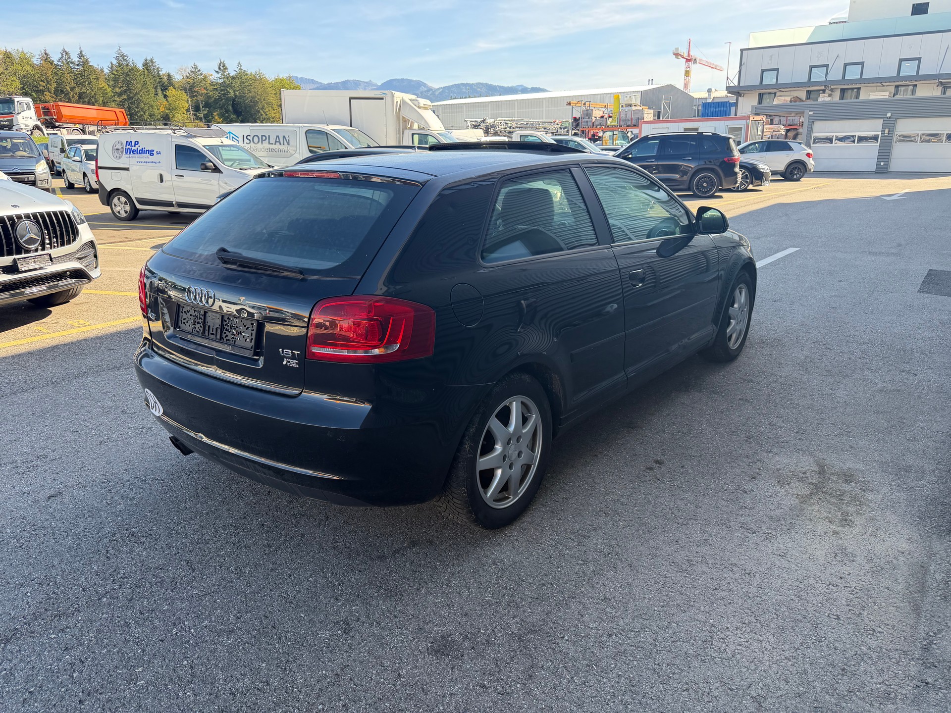 AUDI A3 Sportback 1.8 TFSI Attraction-image-3